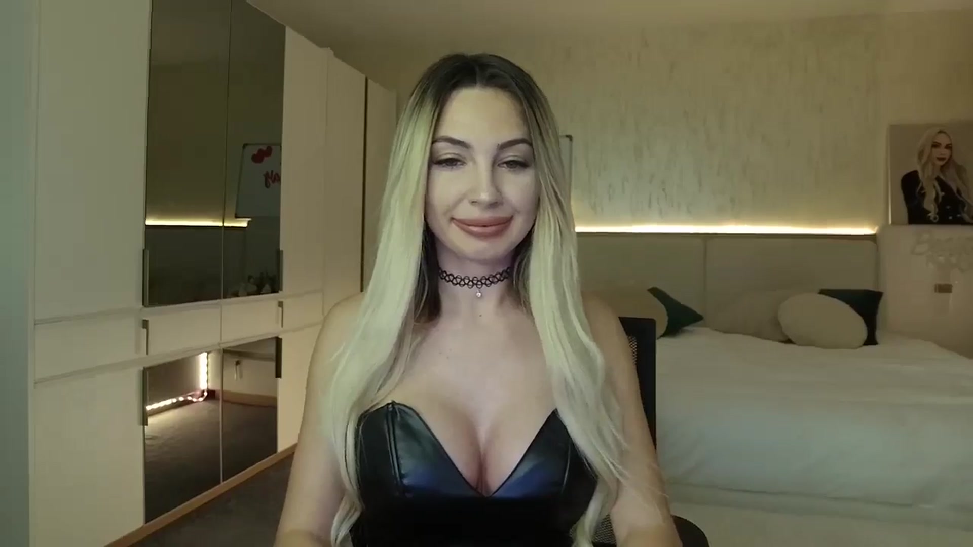 Gallery image thumbnail from BlondeIsBack's myfreecams stream on, 02/06/2025, 19:32 image 4 of 20