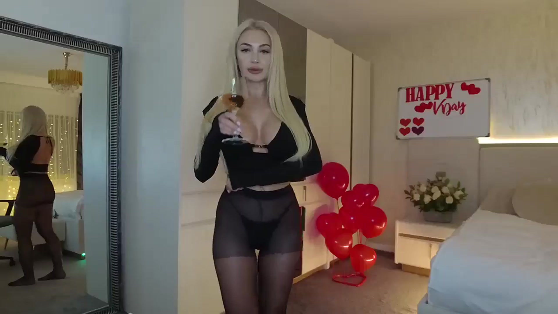 Gallery image thumbnail from BlondeIsBack's myfreecams stream on, 02/08/2025, 24:01 image 6 of 20
