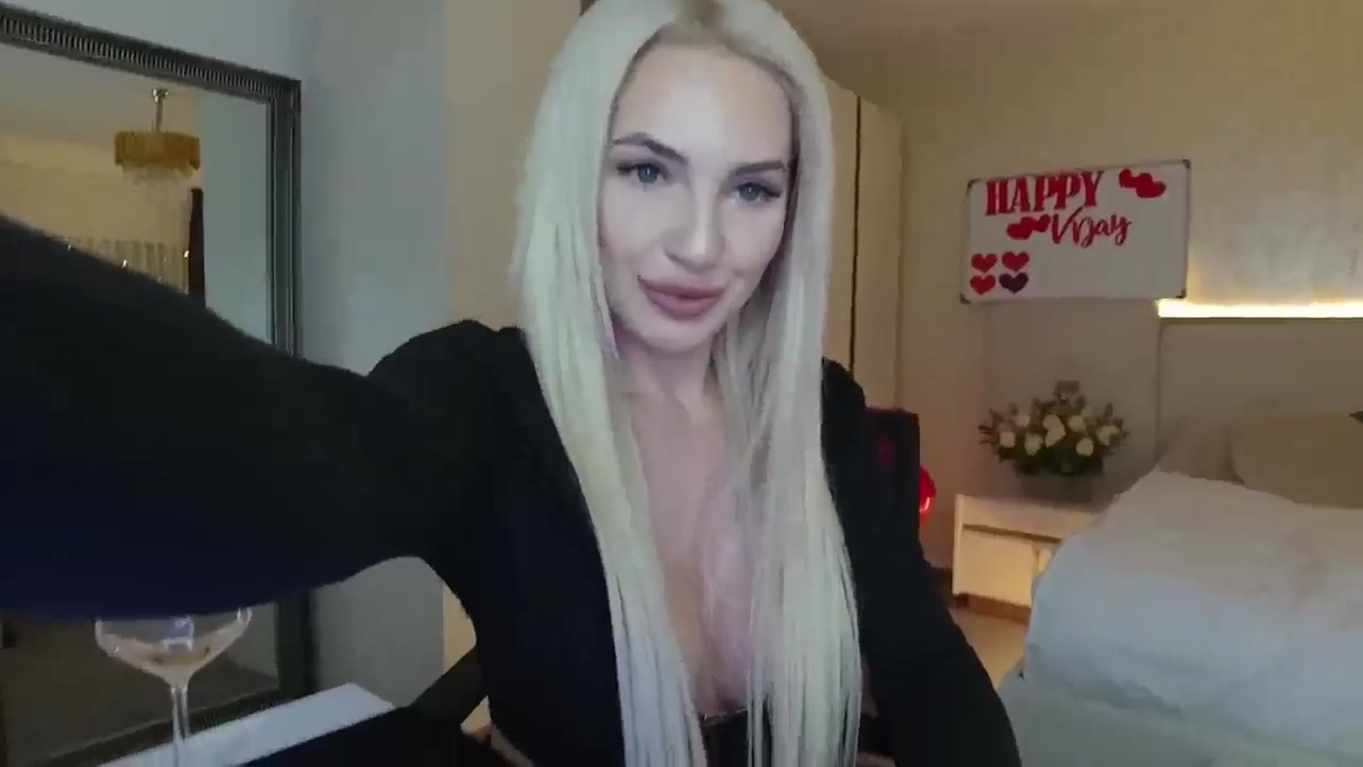 Gallery image thumbnail from BlondeIsBack's myfreecams stream on, 02/08/2025, 24:01 image 11 of 20