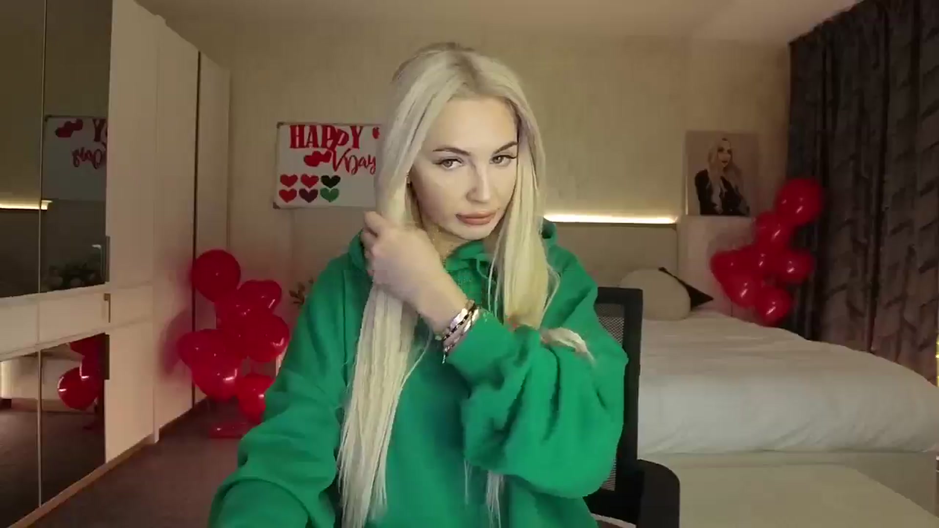 Gallery image thumbnail from BlondeIsBack's myfreecams stream on, 02/09/2025, 22:43 image 4 of 20