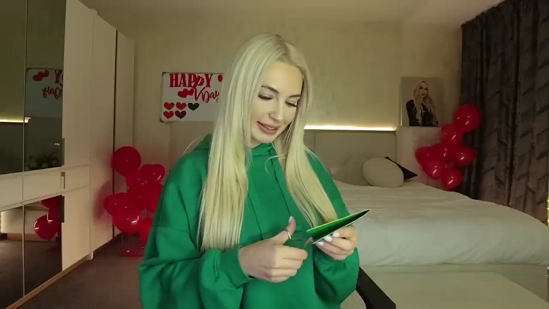 Gallery image thumbnail from BlondeIsBack's myfreecams stream on, 02/09/2025, 22:43 image 3 of 20