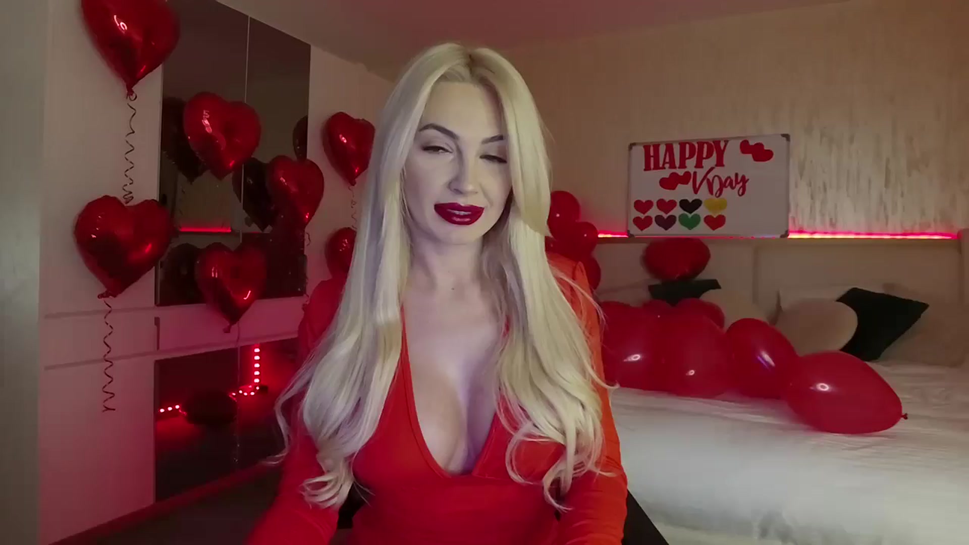 Gallery image thumbnail from BlondeIsBack's myfreecams stream on, 02/15/2025, 24:04 image 1 of 20