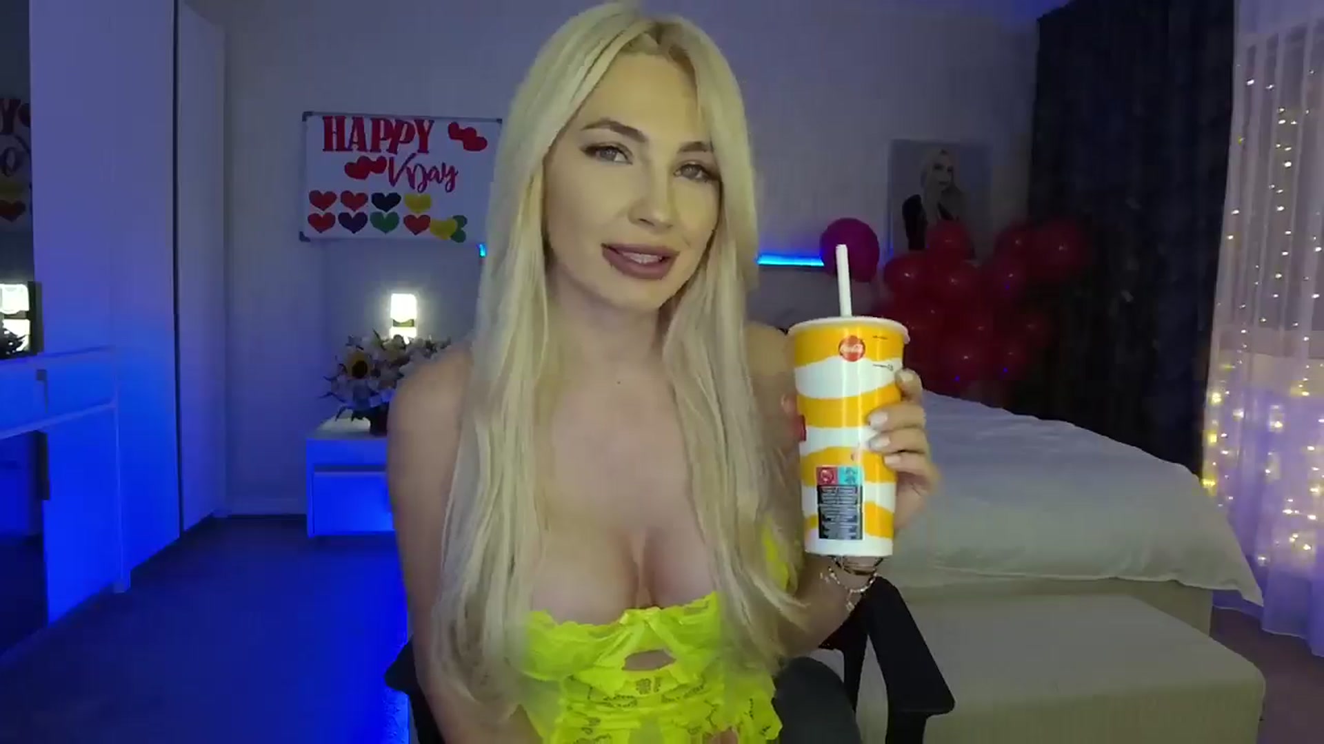 Gallery image thumbnail from BlondeIsBack's myfreecams stream on, 02/16/2025, 02:03 image 5 of 20