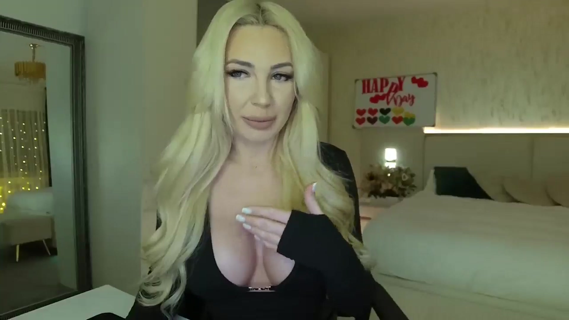 Gallery image thumbnail from BlondeIsBack's myfreecams stream on, 02/22/2025, 21:24 image 8 of 20