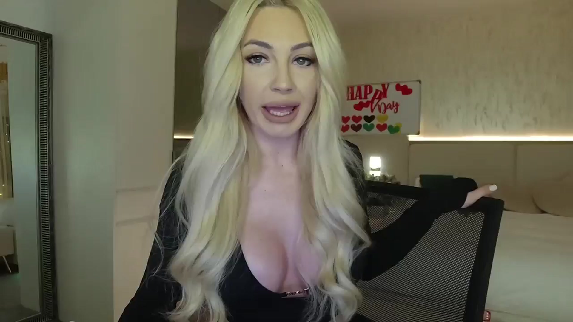Gallery image thumbnail from BlondeIsBack's myfreecams stream on, 02/23/2025, 01:07 image 13 of 20