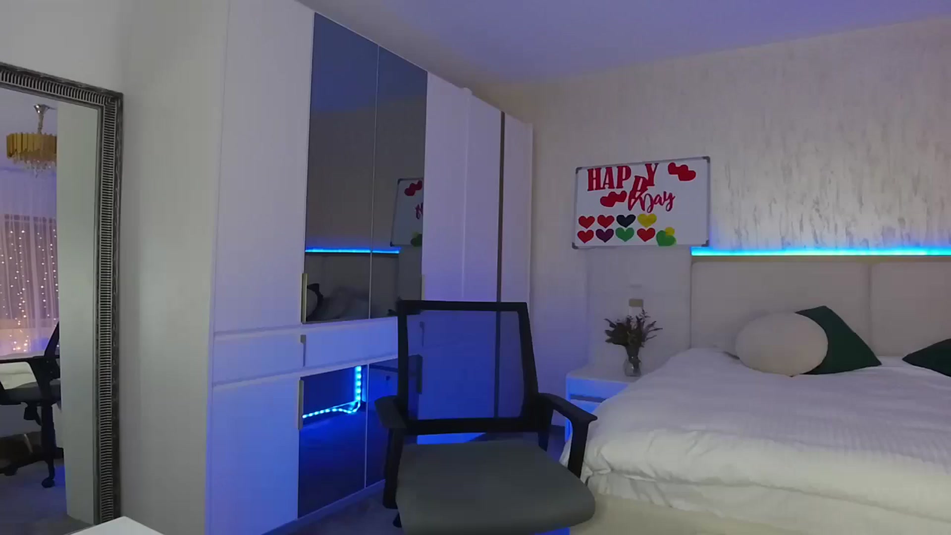 Gallery image thumbnail from BlondeIsBack's myfreecams stream on, 02/28/2025, 24:56 image 6 of 20
