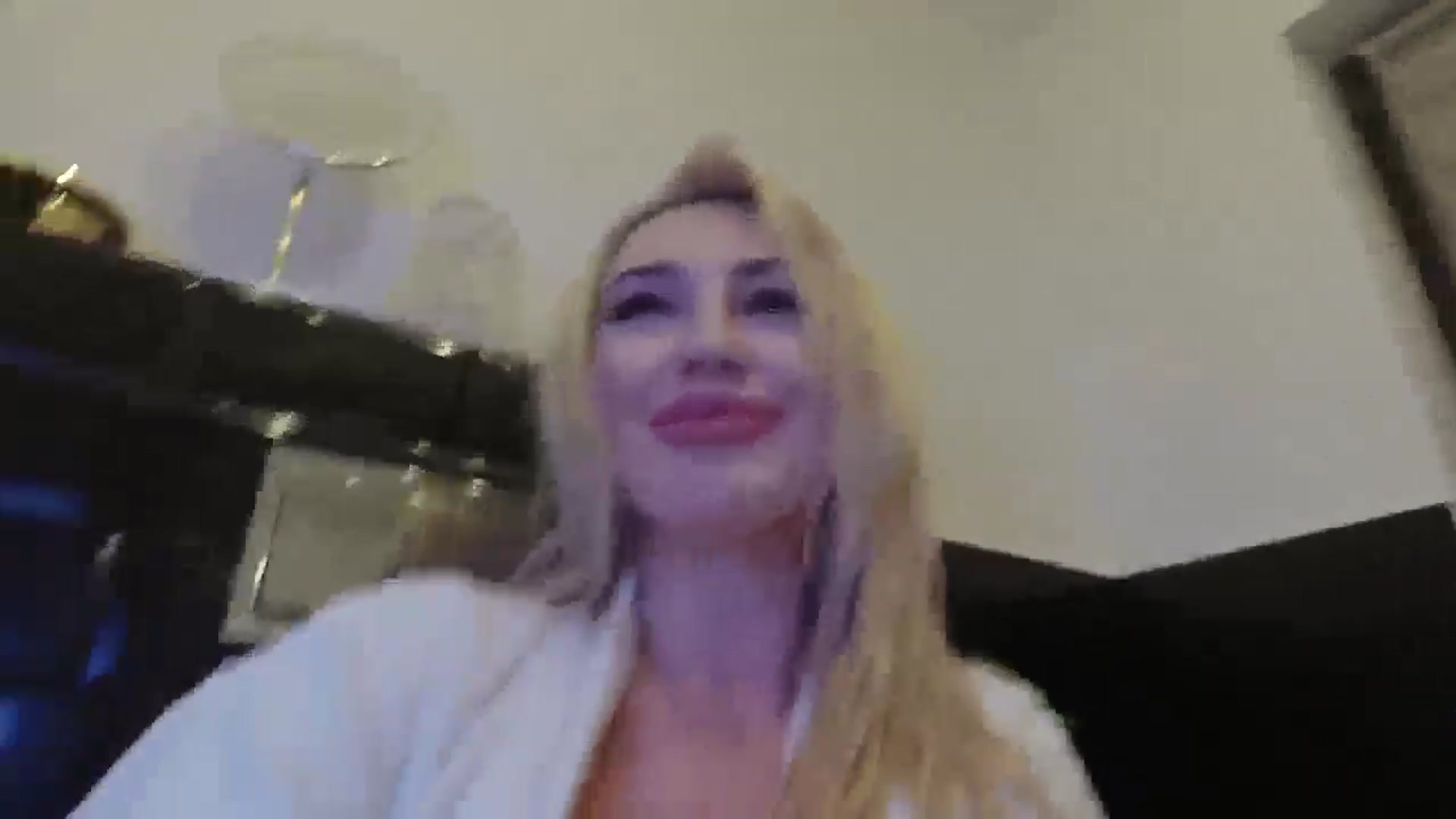 Gallery image thumbnail from BlondeIsBack's myfreecams stream on, 02/28/2025, 01:21 image 17 of 20