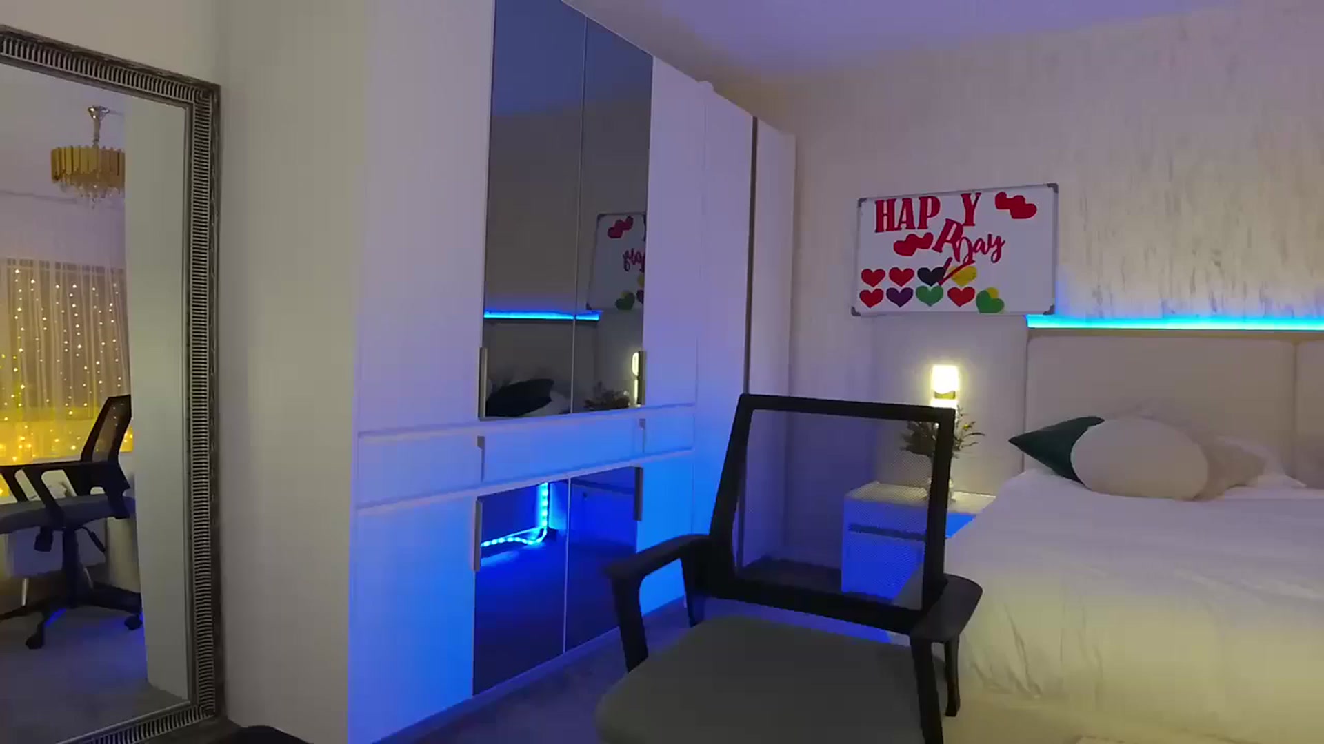 Gallery image thumbnail from BlondeIsBack's myfreecams stream on, 03/01/2025, 24:04 image 12 of 20