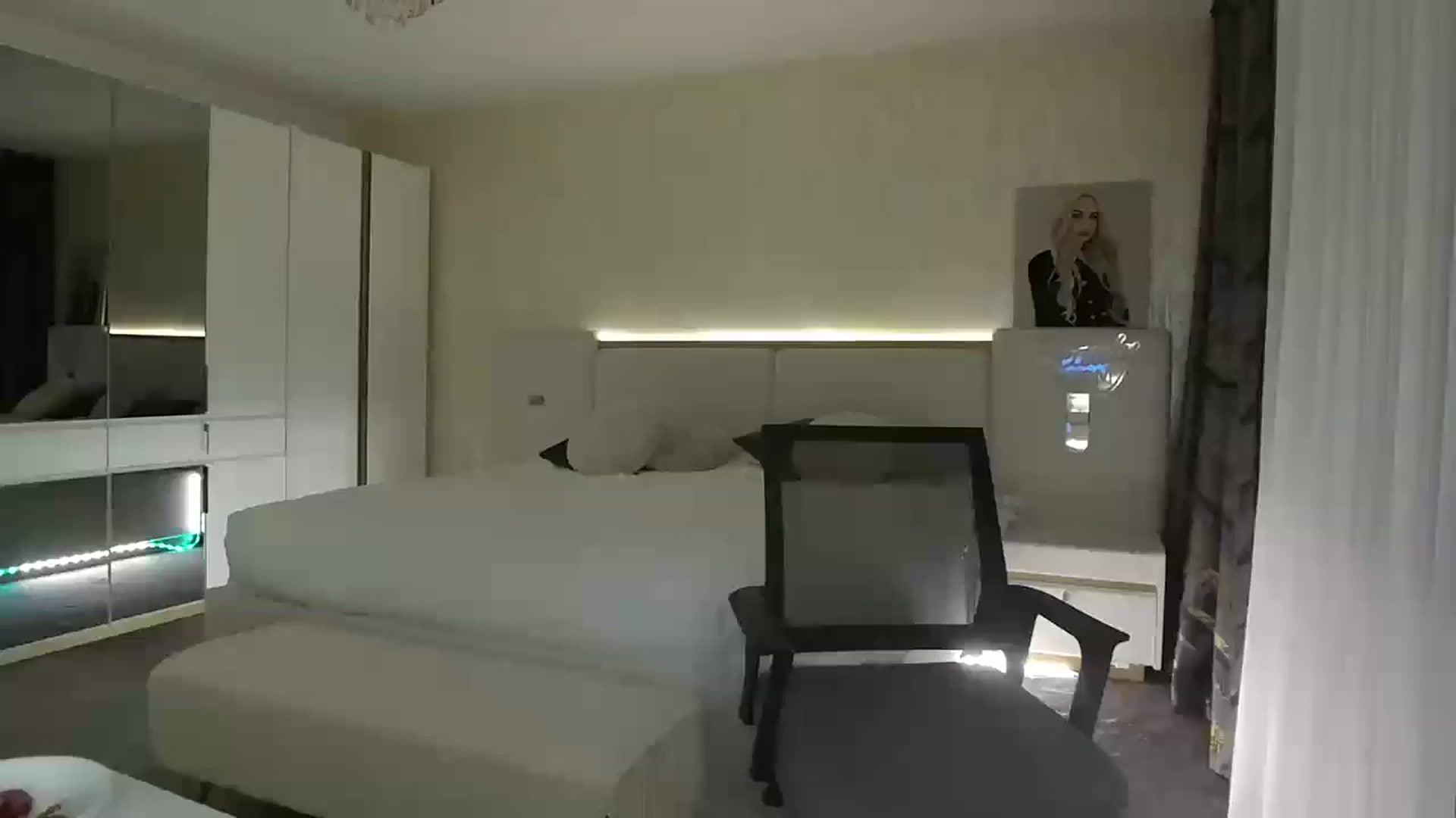 Gallery image thumbnail from BlondeIsBack's myfreecams stream on, 03/27/2025, 21:28 image 4 of 20