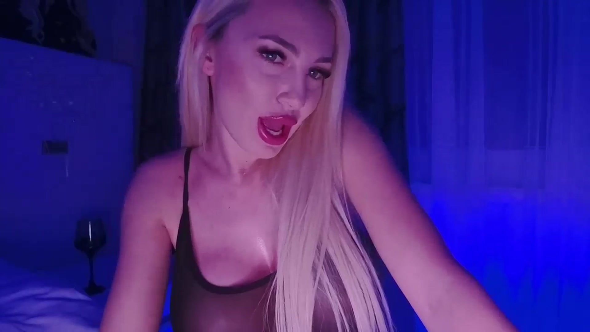 Gallery image thumbnail from BlondeIsBack's myfreecams stream on, 03/27/2025, 21:52 image 20 of 20