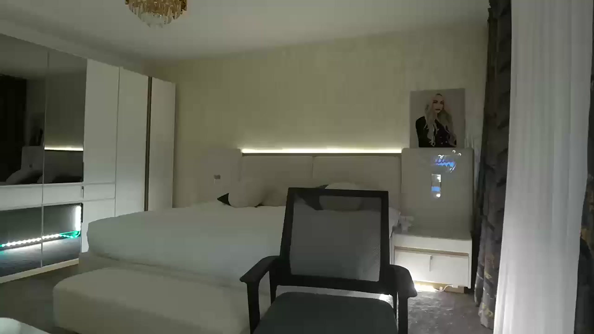 Gallery image thumbnail from BlondeIsBack's myfreecams stream on, 03/27/2025, 21:52 image 1 of 20