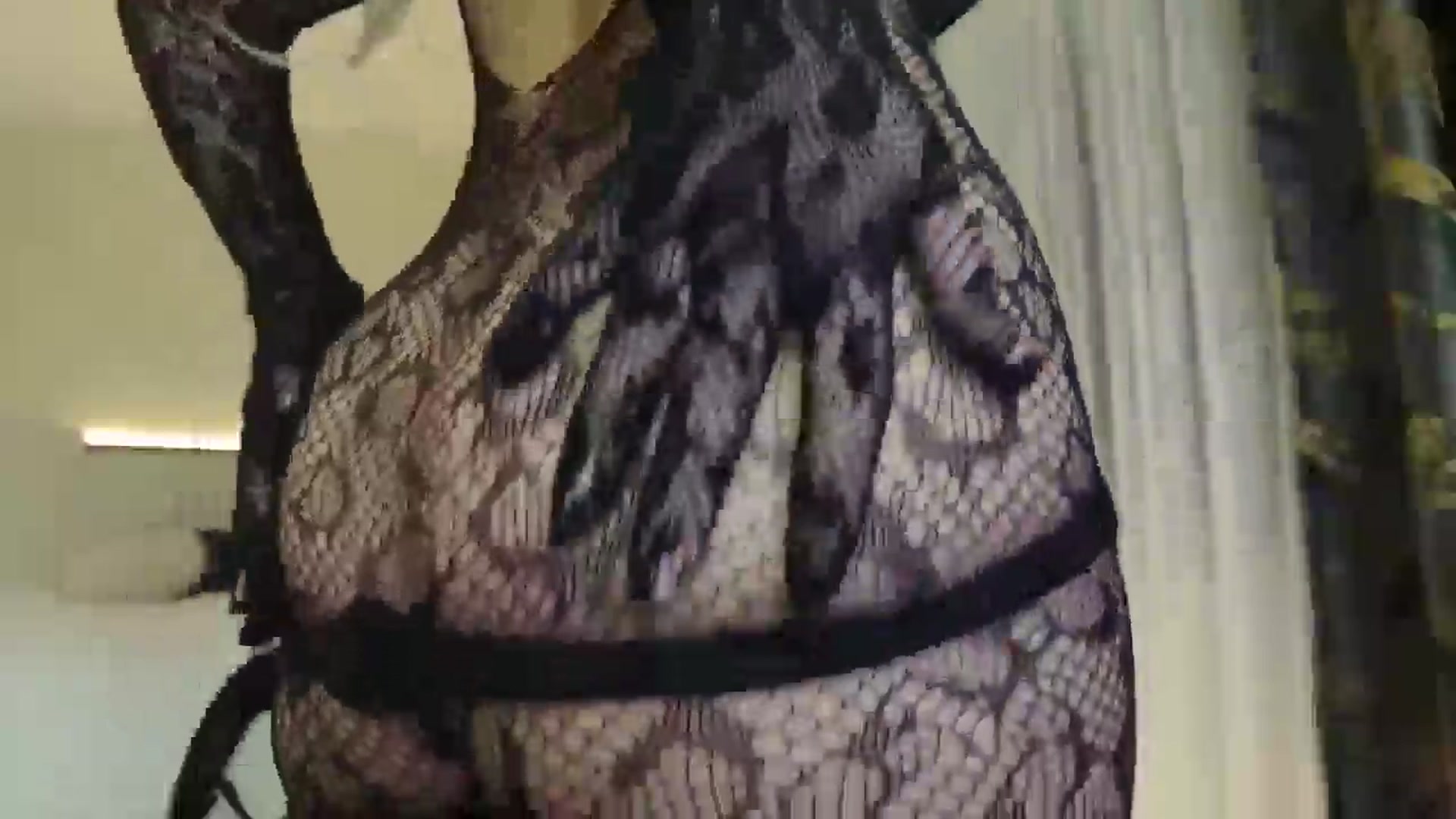 Gallery image thumbnail from BlondeIsBack's myfreecams stream on, 04/11/2025, 21:29 image 13 of 20