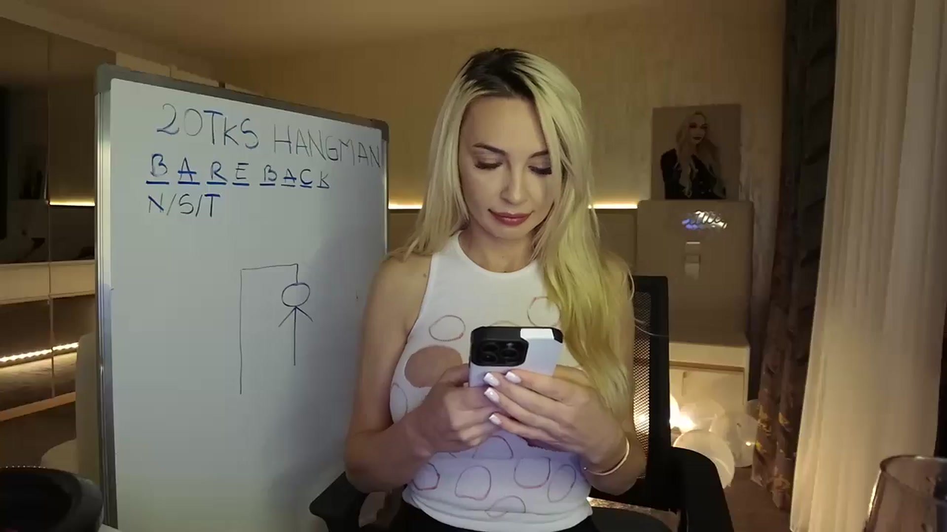 Gallery image thumbnail from BlondeIsBack's myfreecams stream on, 05/04/2025, 23:10 image 6 of 20