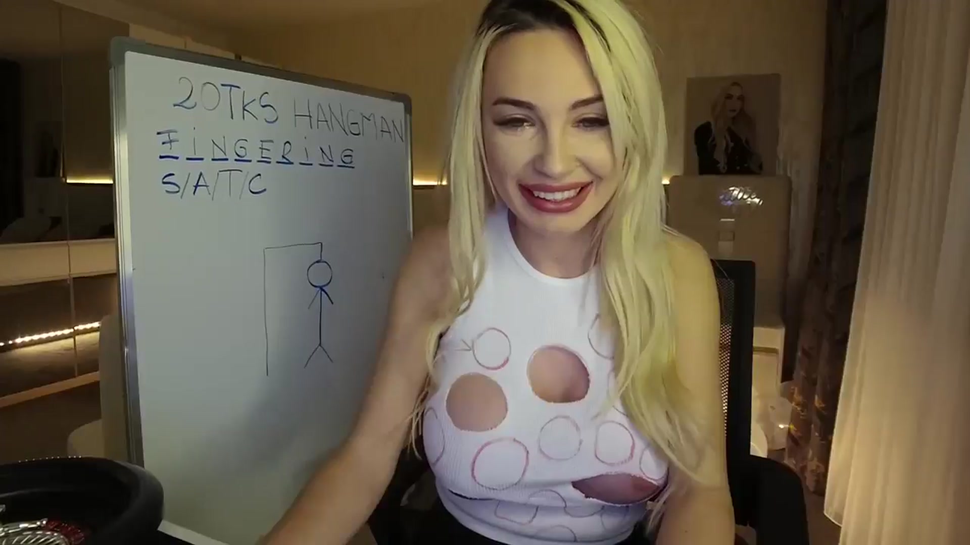 Gallery image thumbnail from BlondeIsBack's myfreecams stream on, 05/04/2025, 23:10 image 8 of 20