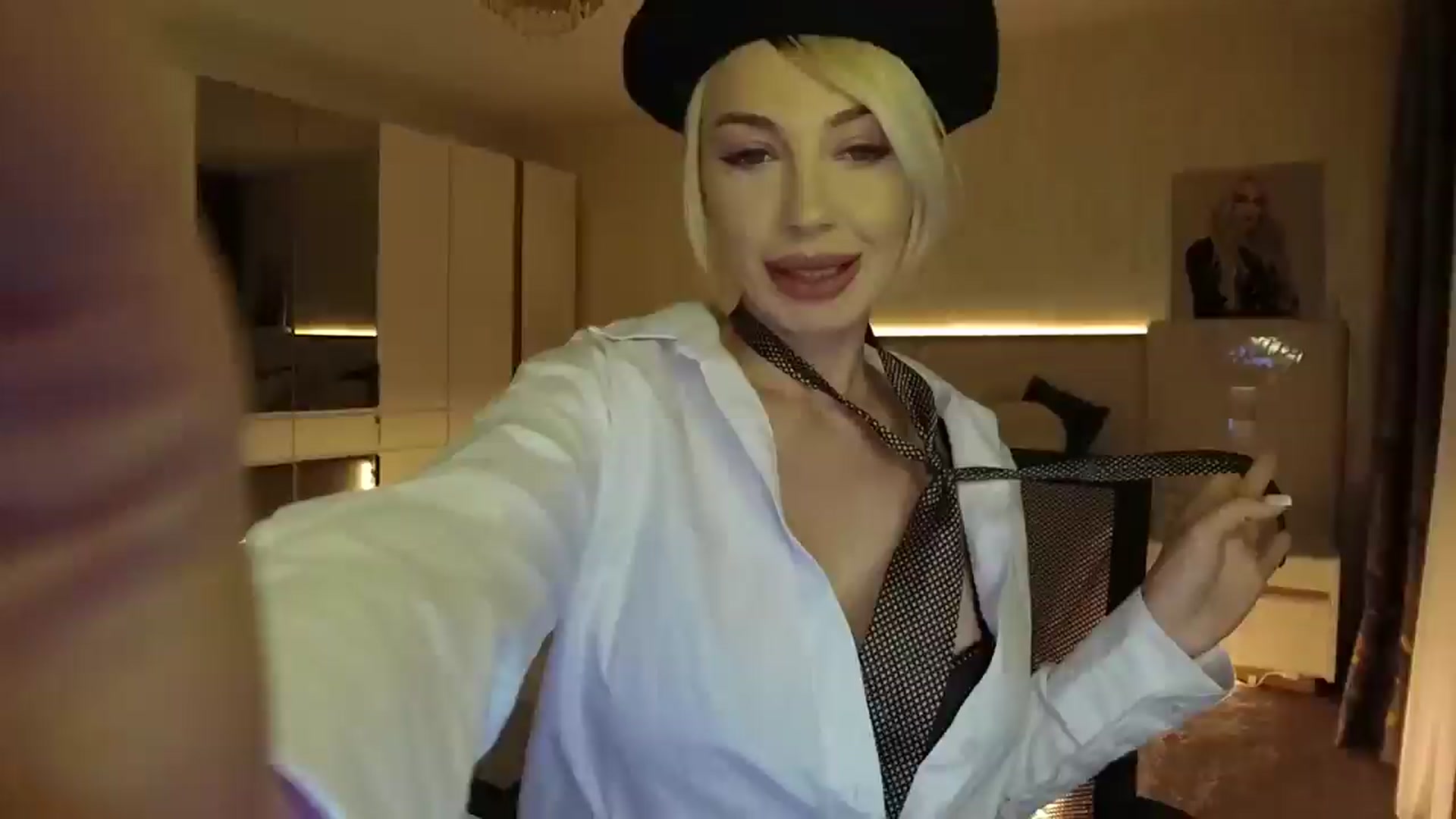 Gallery image thumbnail from BlondeIsBack's myfreecams stream on, 05/17/2025, 20:20 image 18 of 20