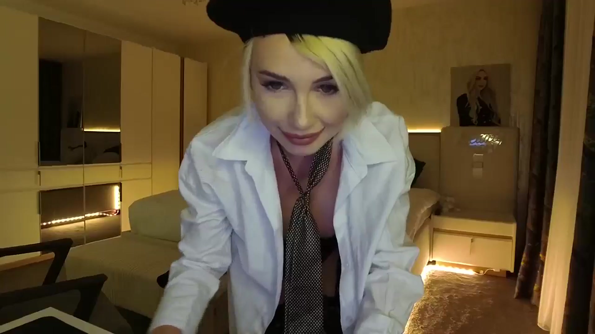 Gallery image thumbnail from BlondeIsBack's myfreecams stream on, 05/17/2025, 23:28 image 7 of 20
