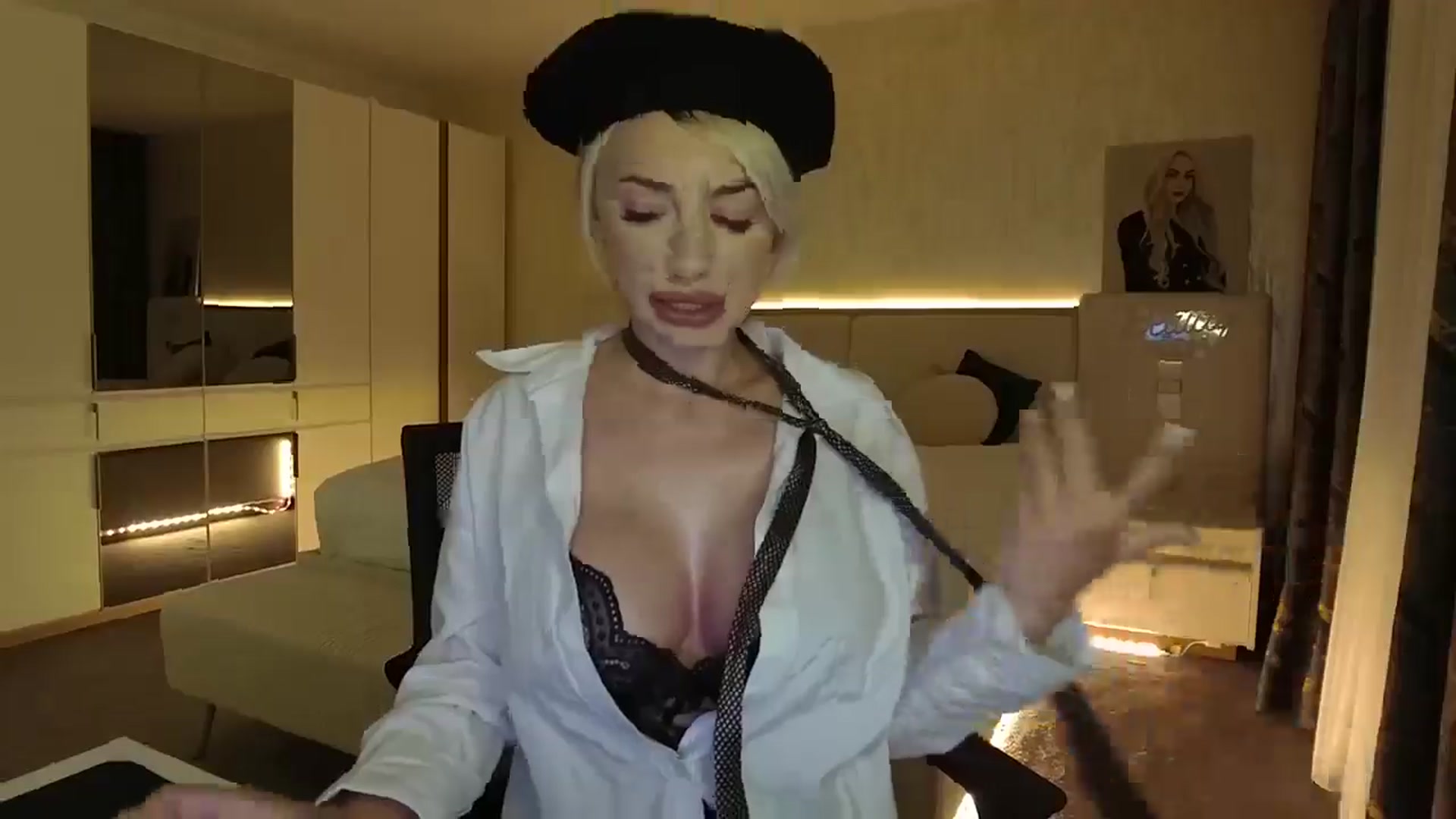 Gallery image thumbnail from BlondeIsBack's myfreecams stream on, 05/17/2025, 23:28 image 4 of 20