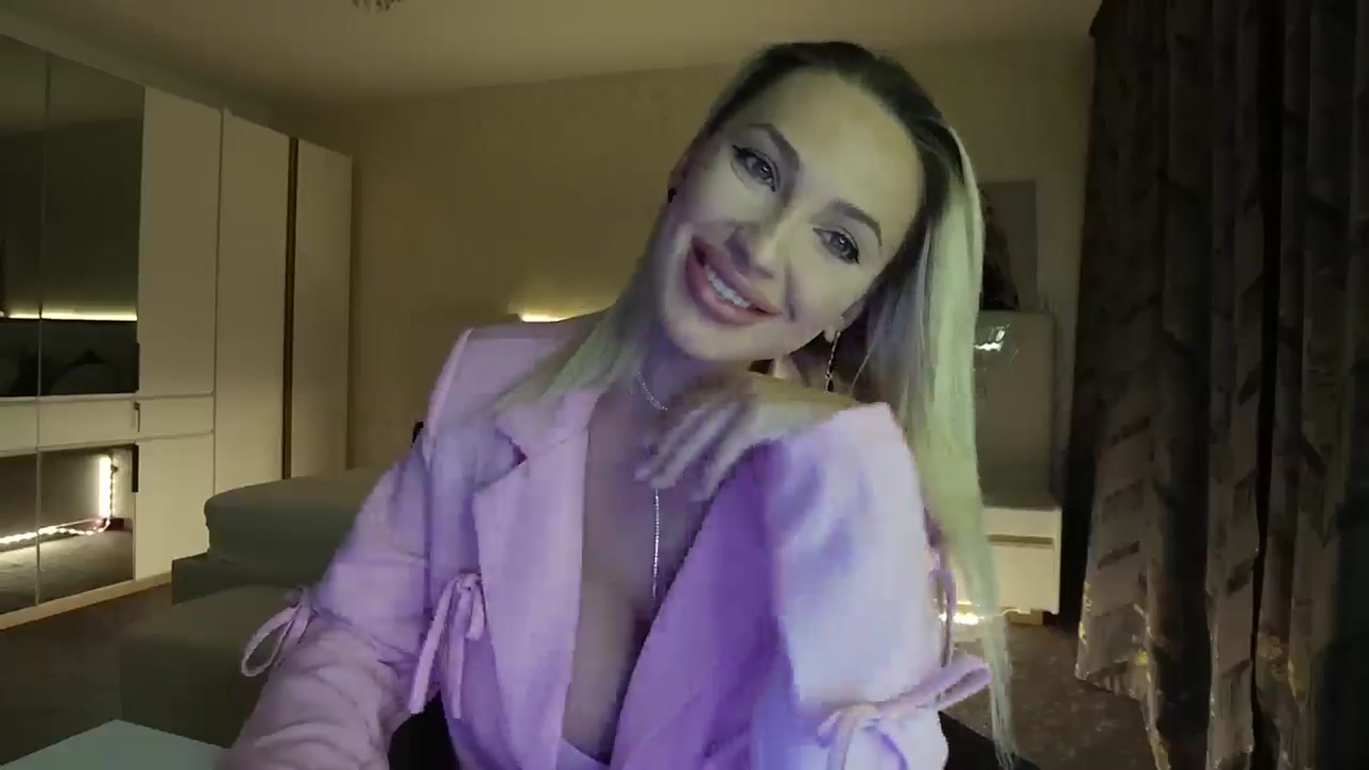 Gallery image thumbnail from BlondeIsBack's myfreecams stream on, 06/29/2025, 24:56 image 4 of 20