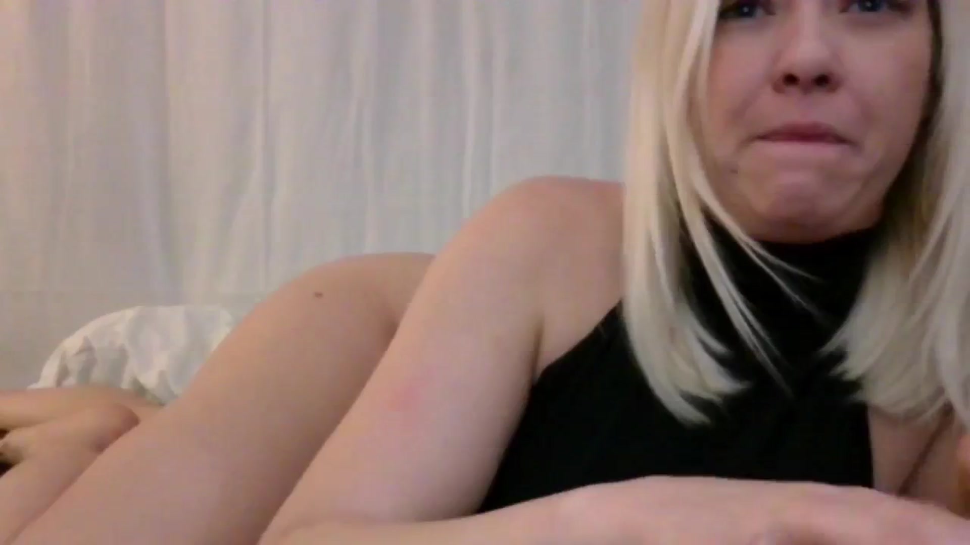 Gallery image thumbnail from BlondeSlut's myfreecams stream on, 08/13/2024, 07:26 image 9 of 20
