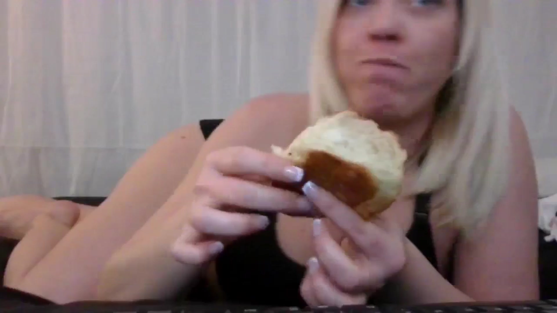 Gallery image thumbnail from BlondeSlut's myfreecams stream on, 08/13/2024, 08:58 image 10 of 20