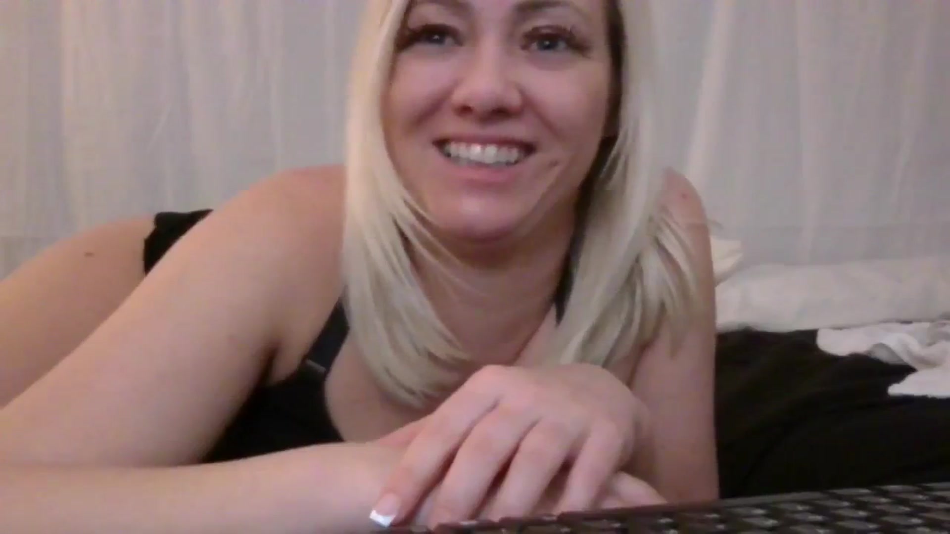 Gallery image thumbnail from BlondeSlut's myfreecams stream on, 08/13/2024, 11:32 image 2 of 20