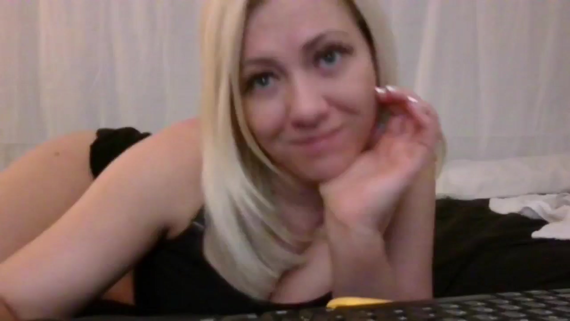 Gallery image thumbnail from BlondeSlut's myfreecams stream on, 08/13/2024, 11:32 image 1 of 20