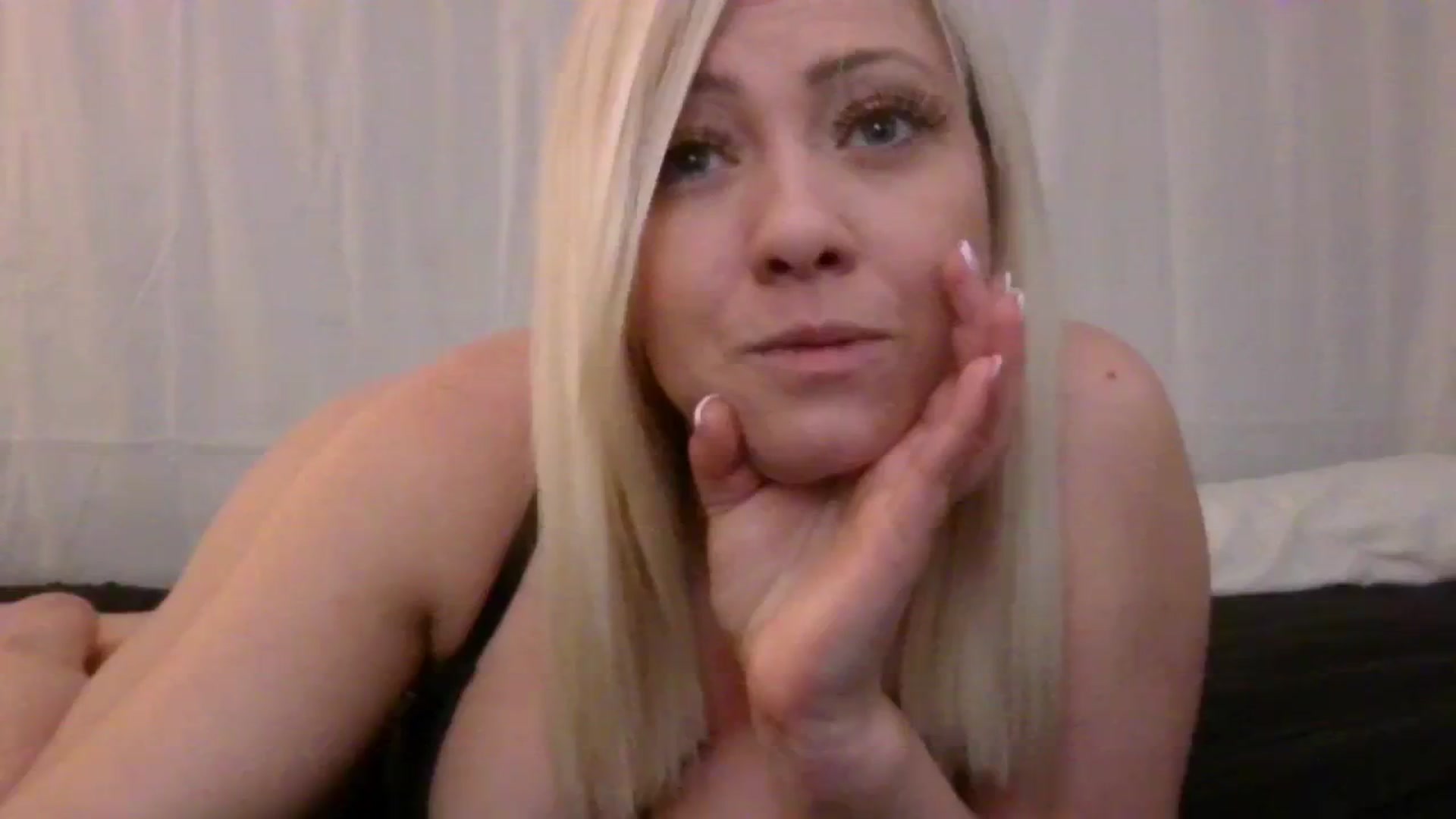 Gallery image thumbnail from BlondeSlut's myfreecams stream on, 08/14/2024, 10:54 image 3 of 20