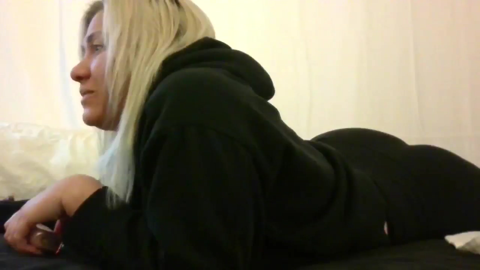 Gallery image thumbnail from BlondeSlut's myfreecams stream on, 08/18/2024, 10:25 image 16 of 20