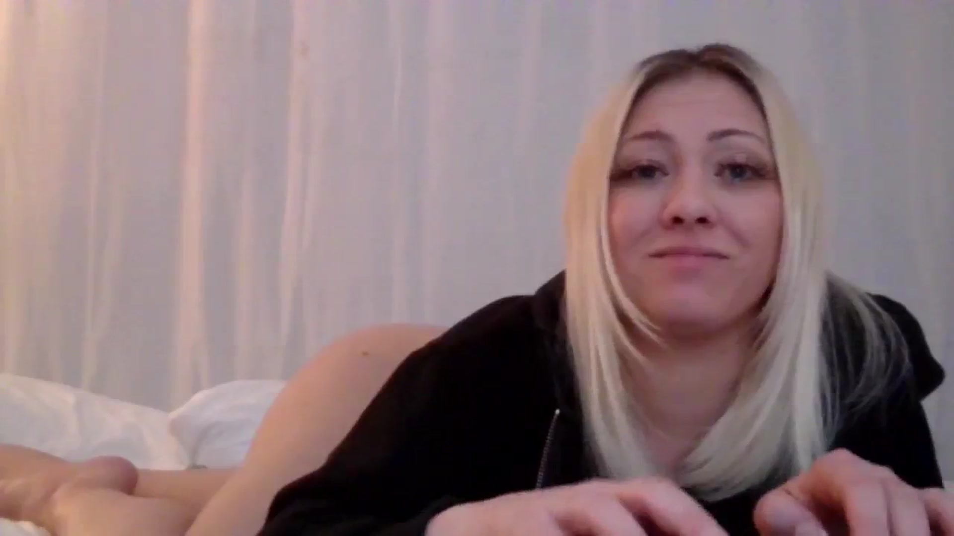 Gallery image thumbnail from BlondeSlut's myfreecams stream on, 10/10/2024, 09:58 image 13 of 20