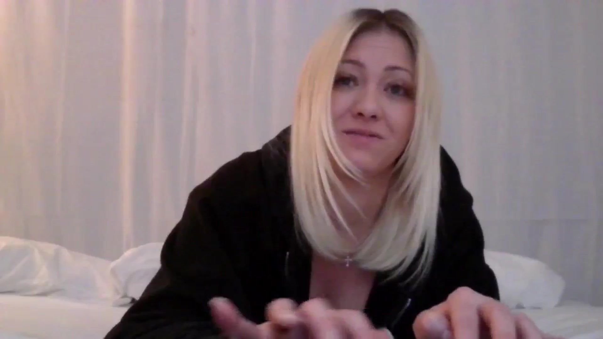 Gallery image thumbnail from BlondeSlut's myfreecams stream on, 10/10/2024, 09:58 image 19 of 20