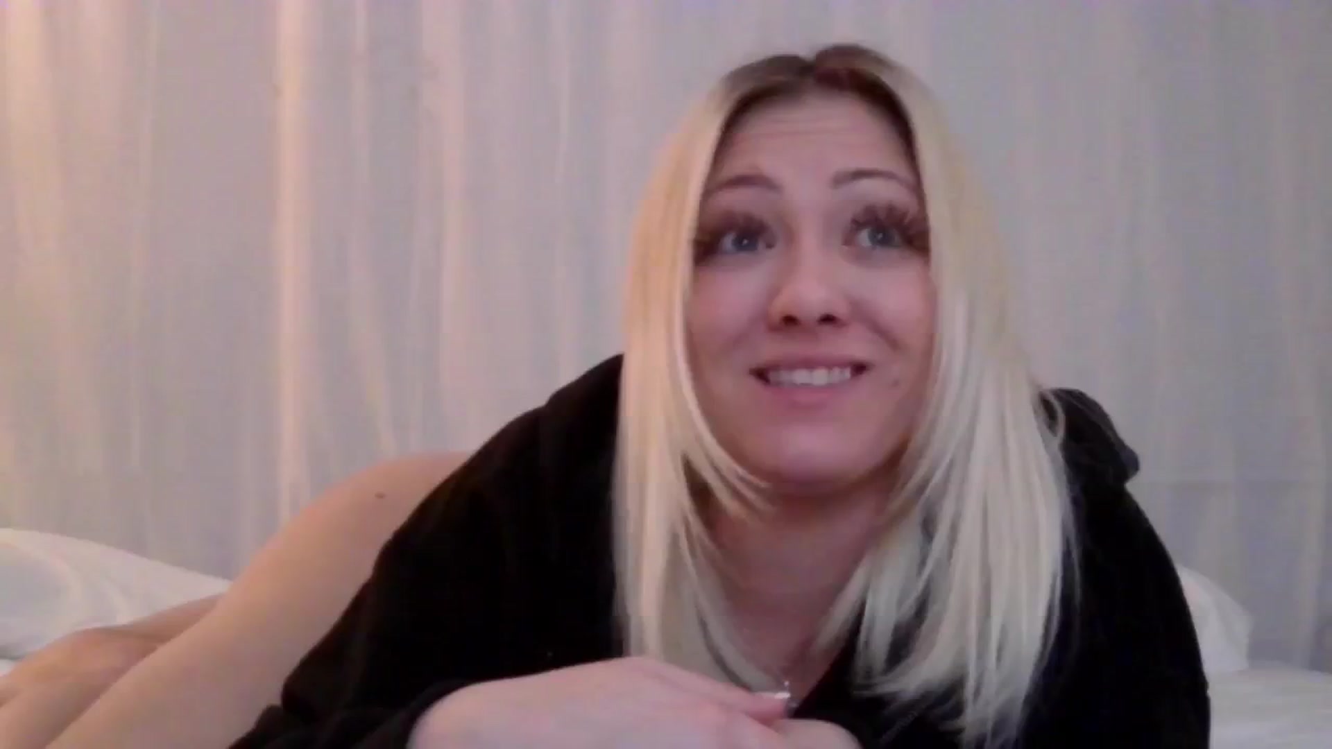Gallery image thumbnail from BlondeSlut's myfreecams stream on, 10/10/2024, 09:58 image 1 of 20