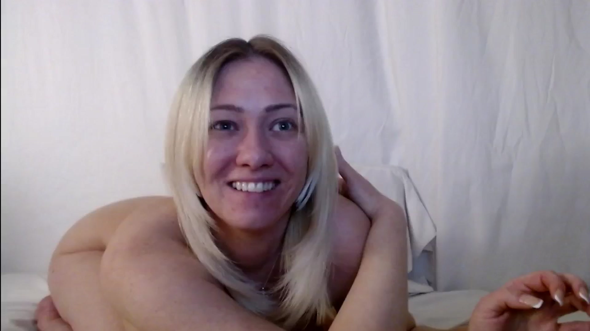 Gallery image thumbnail from BlondeSlut's myfreecams stream on, 12/18/2024, 08:31 image 18 of 20