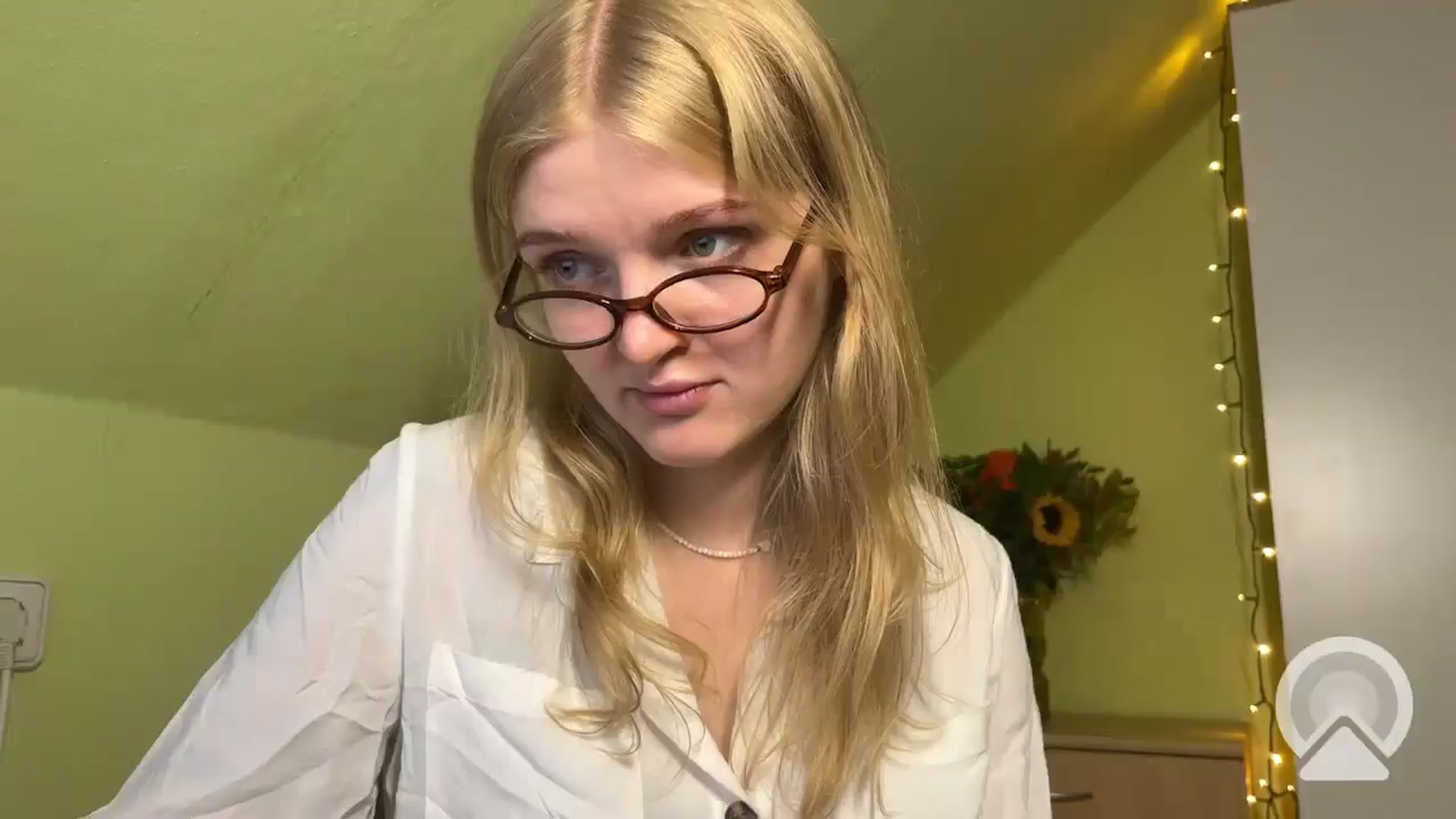 Gallery image thumbnail from BlondeVixen_A's myfreecams stream on, 07/26/2025, 09:29 image 10 of 20