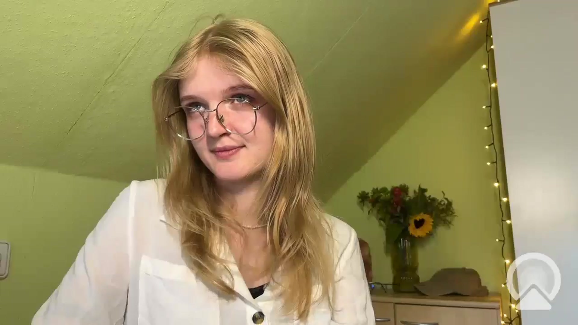 Gallery image thumbnail from BlondeVixen_A's myfreecams stream on, 08/04/2025, 14:04 image 17 of 20