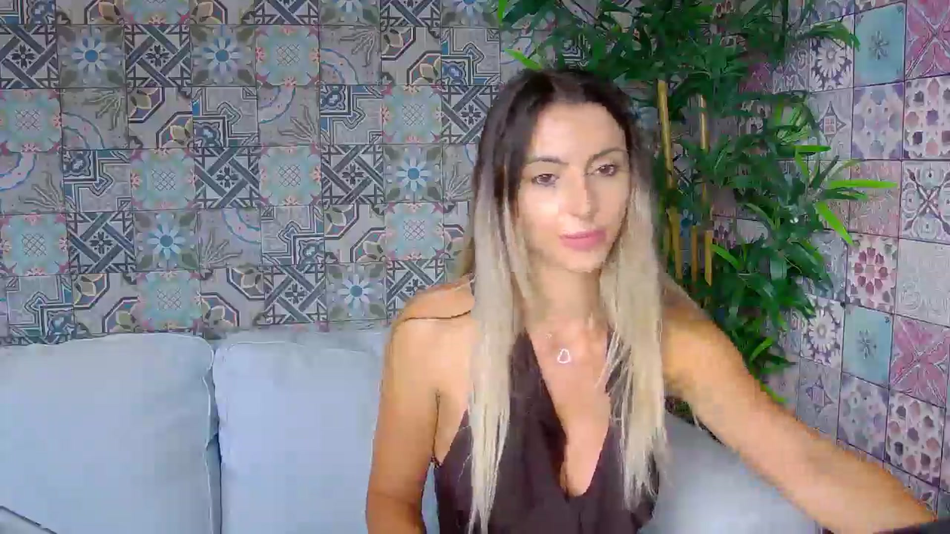Gallery image thumbnail from Blonde_Ashley's myfreecams stream on, 10/14/2025, 15:36 image 14 of 20
