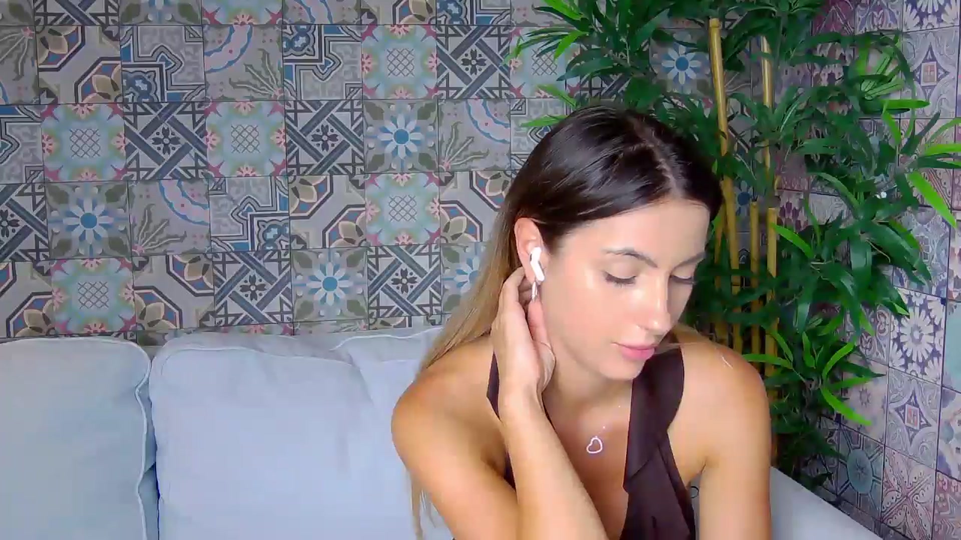 Gallery image thumbnail from Blonde_Ashley's myfreecams stream on, 10/14/2025, 17:01 image 15 of 20