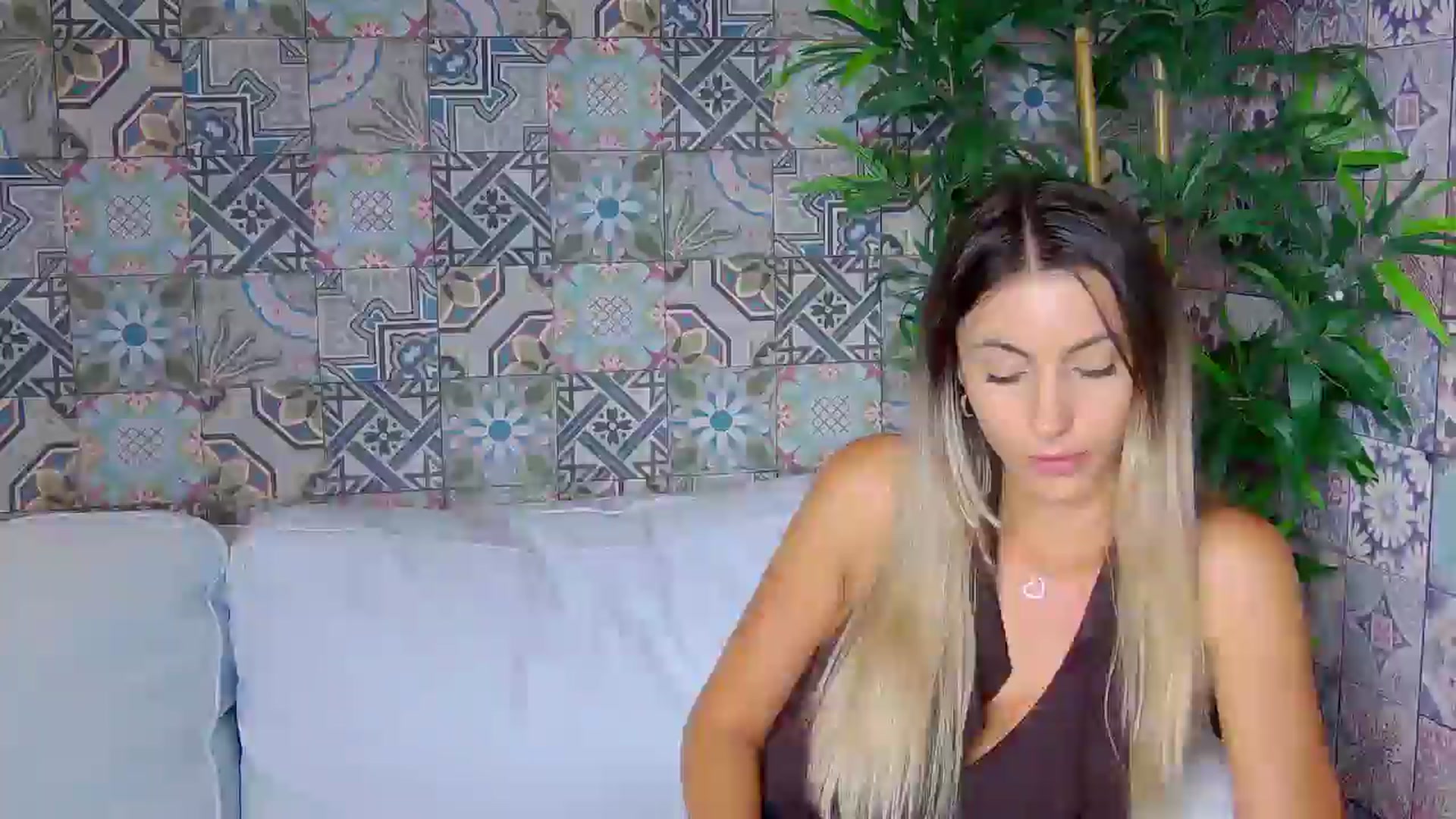 Gallery image thumbnail from Blonde_Ashley's myfreecams stream on, 10/14/2025, 17:01 image 5 of 20