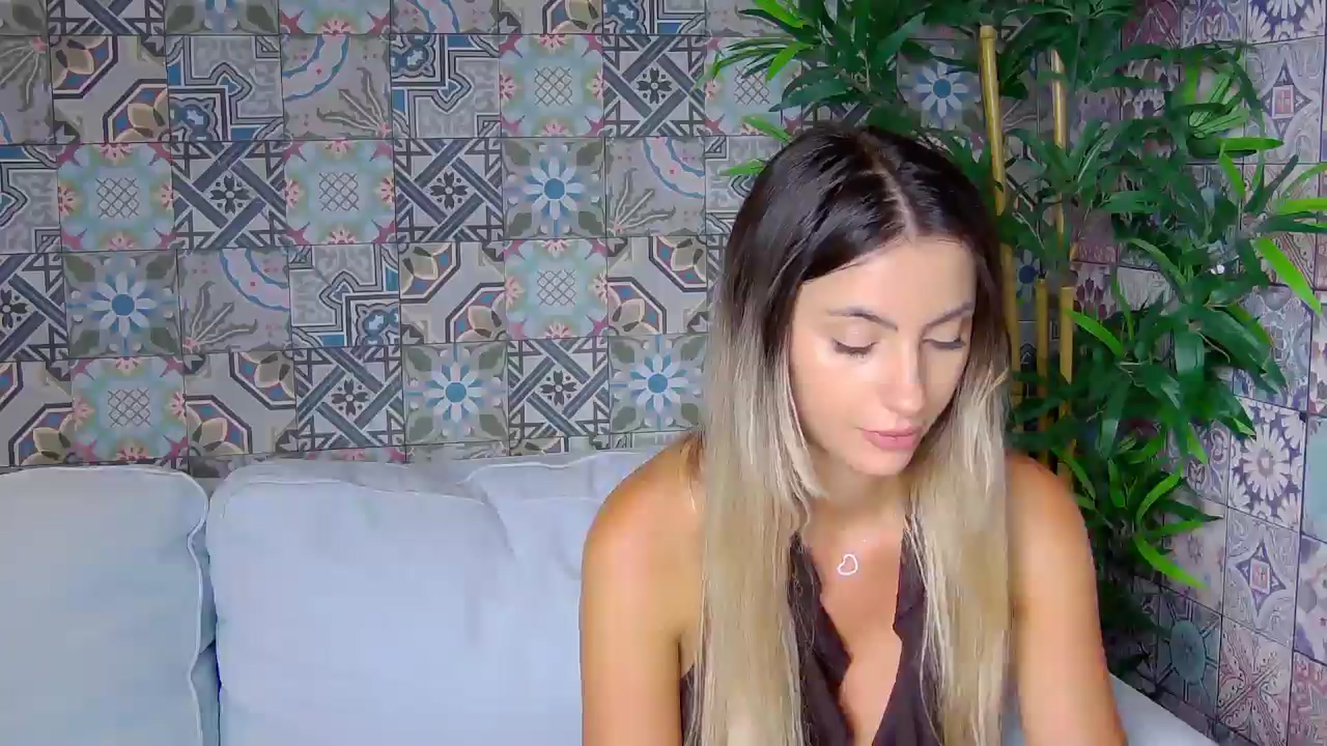Gallery image thumbnail from Blonde_Ashley's myfreecams stream on, 10/14/2025, 17:01 image 4 of 20
