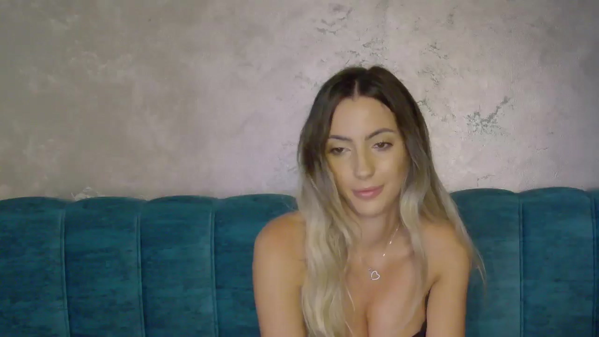 Gallery image thumbnail from Blonde_Ashley's myfreecams stream on, 10/25/2025, 17:20 image 17 of 20