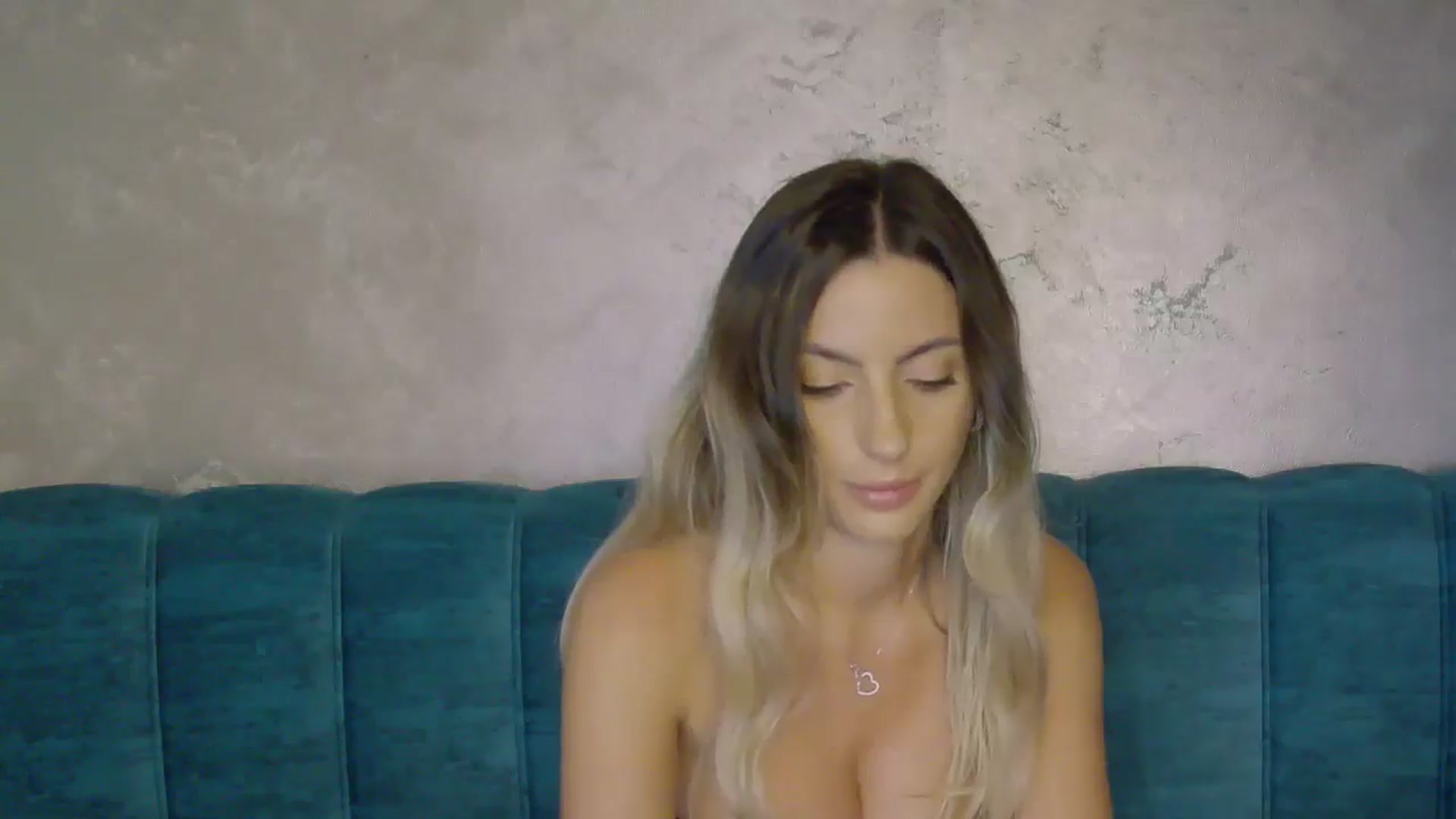 Gallery image thumbnail from Blonde_Ashley's myfreecams stream on, 10/25/2025, 17:20 image 5 of 20