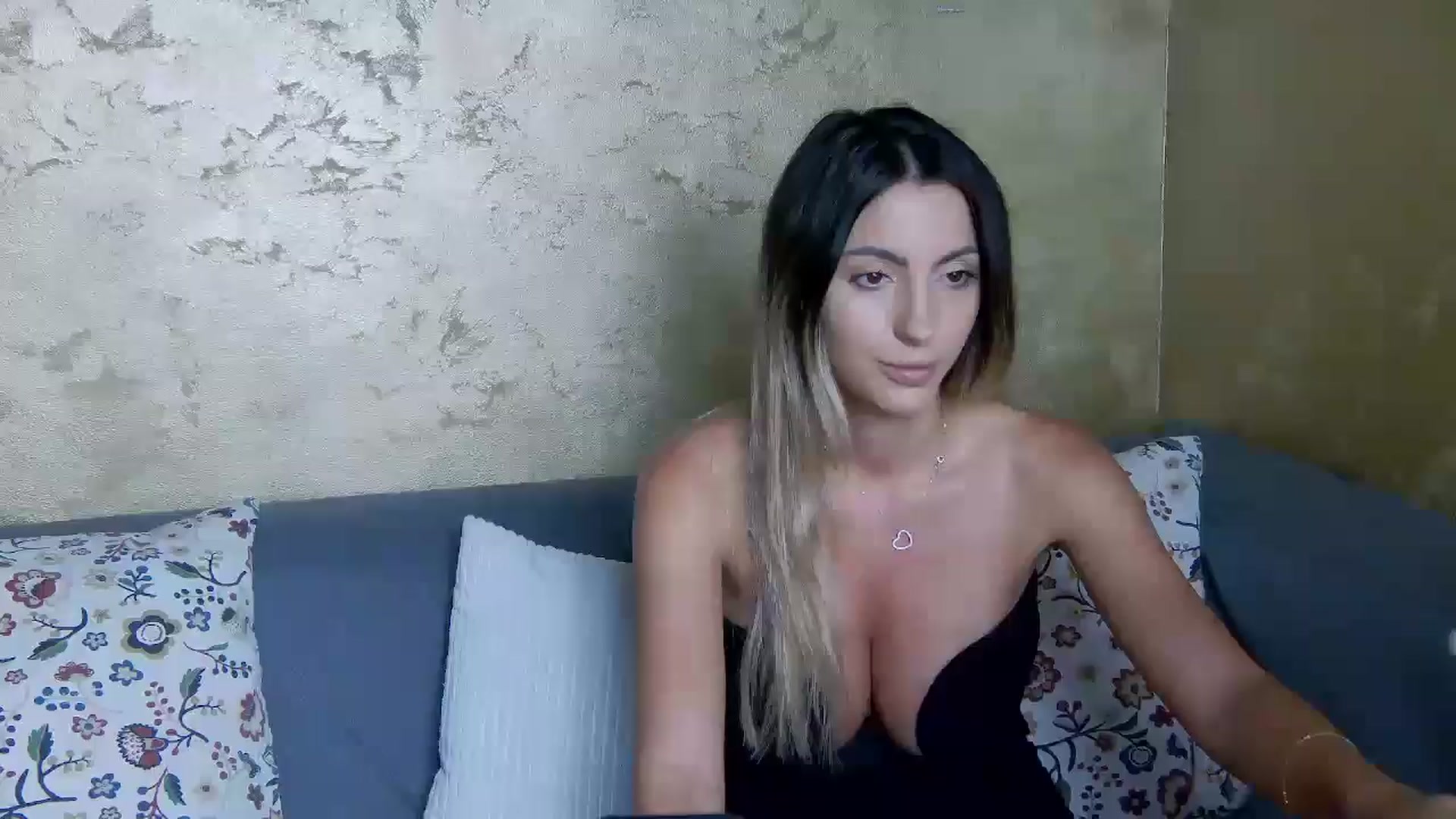 Gallery image thumbnail from Blonde_Ashley's myfreecams stream on, 10/26/2025, 14:34 image 4 of 20