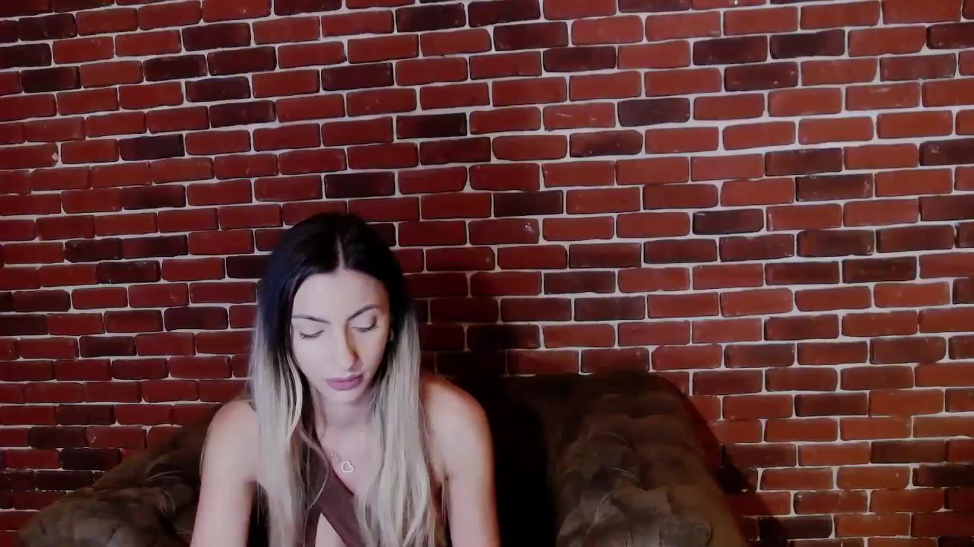 Gallery image thumbnail from Blonde_Ashley's myfreecams stream on, 11/10/2025, 18:16 image 4 of 20