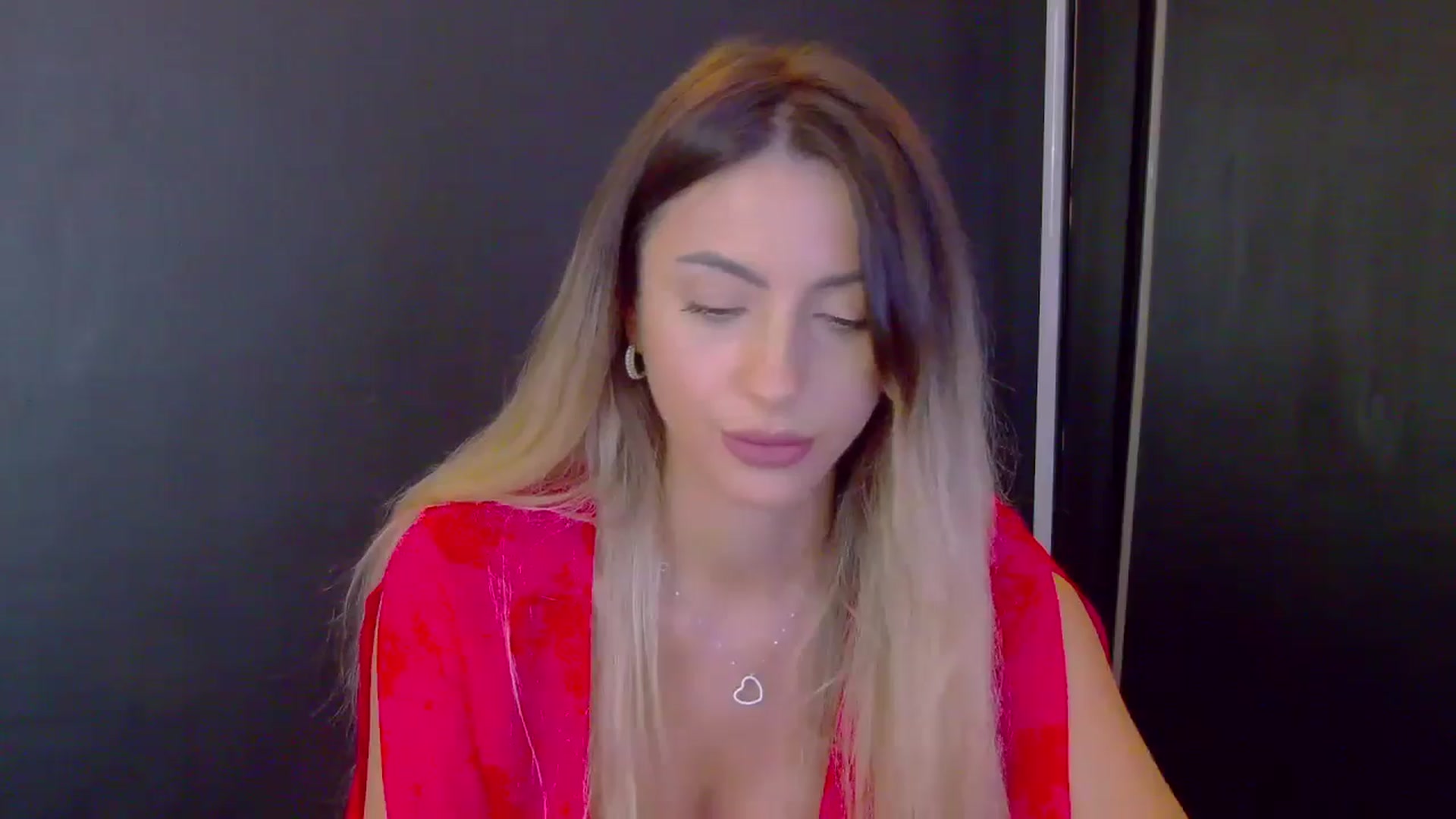 Gallery image thumbnail from Blonde_Ashley's myfreecams stream on, 11/12/2025, 19:05 image 14 of 20