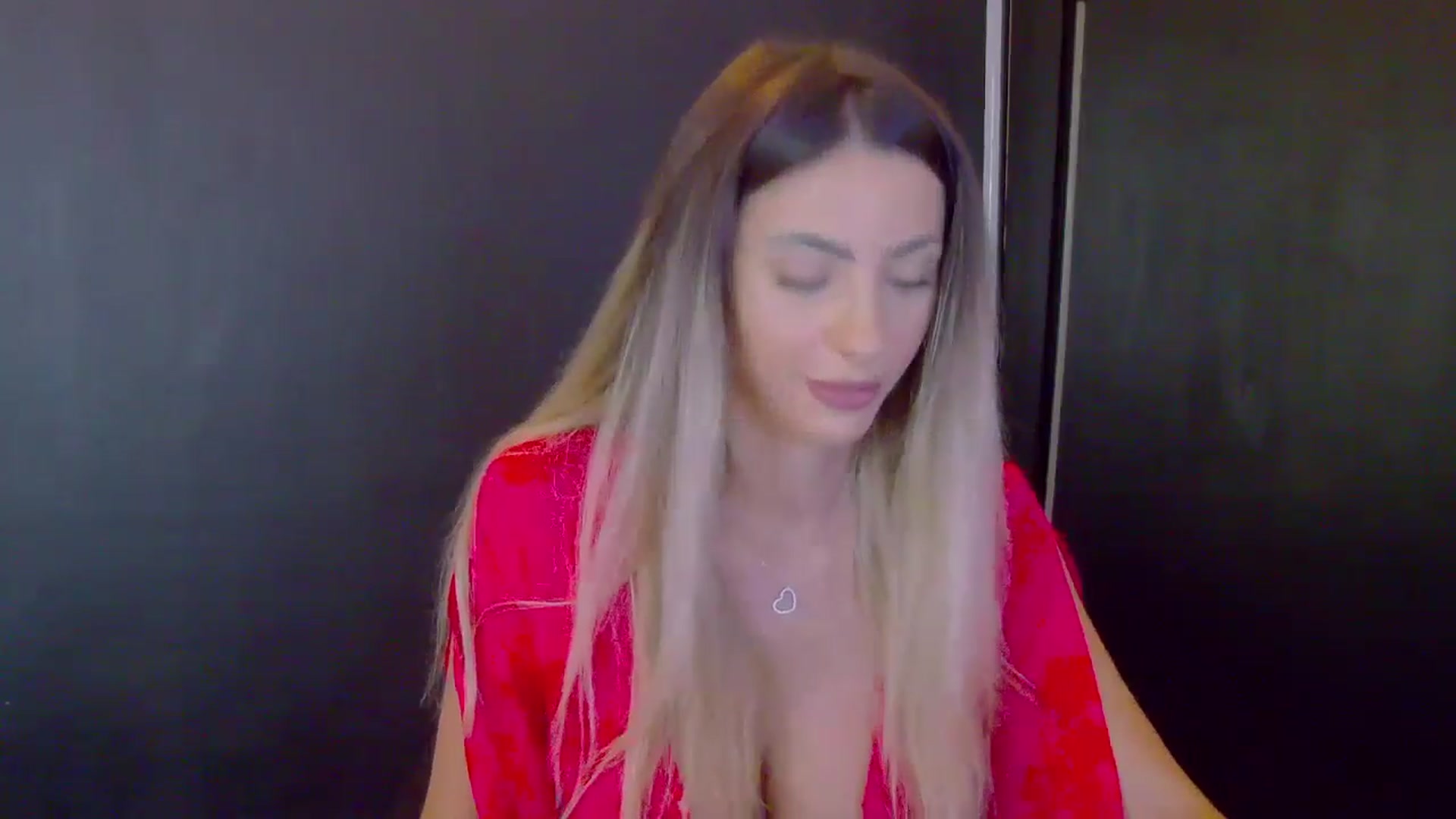 Gallery image thumbnail from Blonde_Ashley's myfreecams stream on, 11/12/2025, 19:05 image 2 of 20