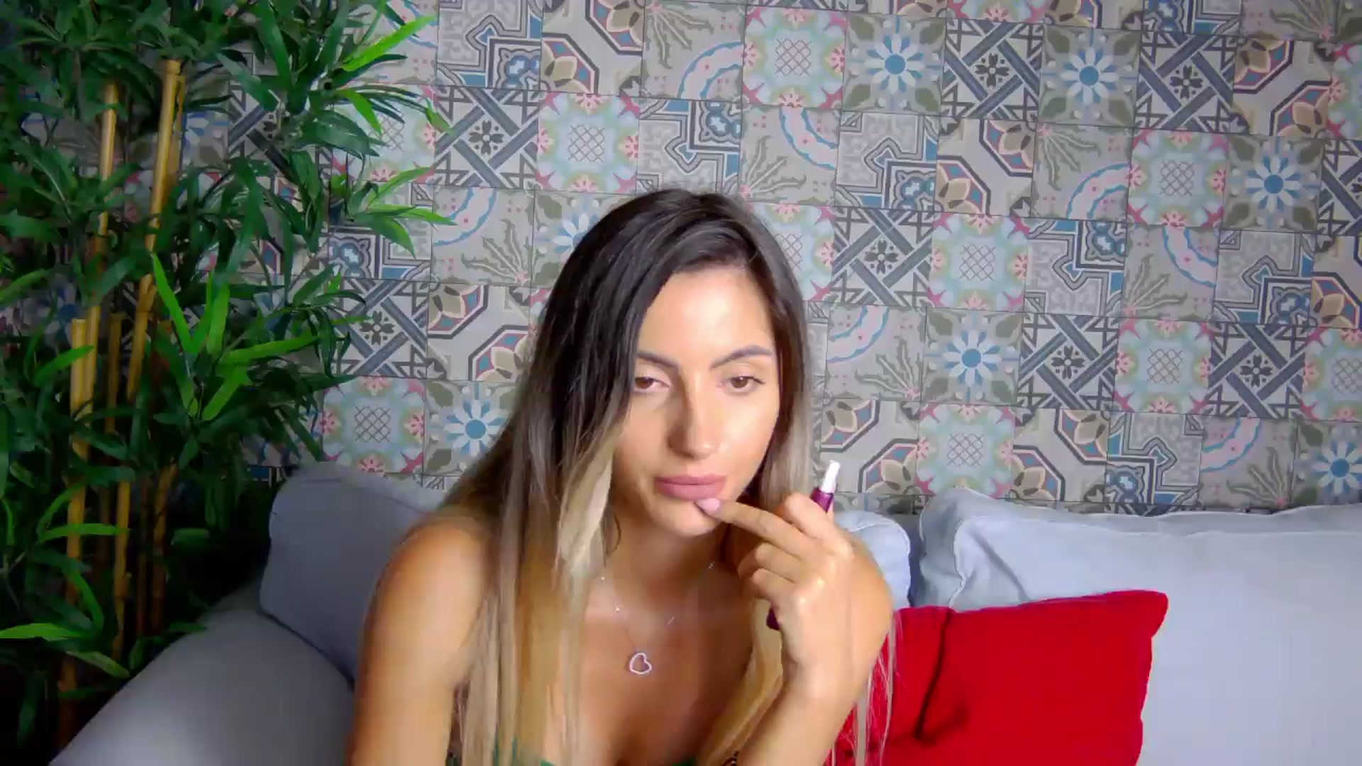 Gallery image thumbnail from Blonde_Ashley's myfreecams stream on, 11/17/2025, 18:02 image 14 of 20