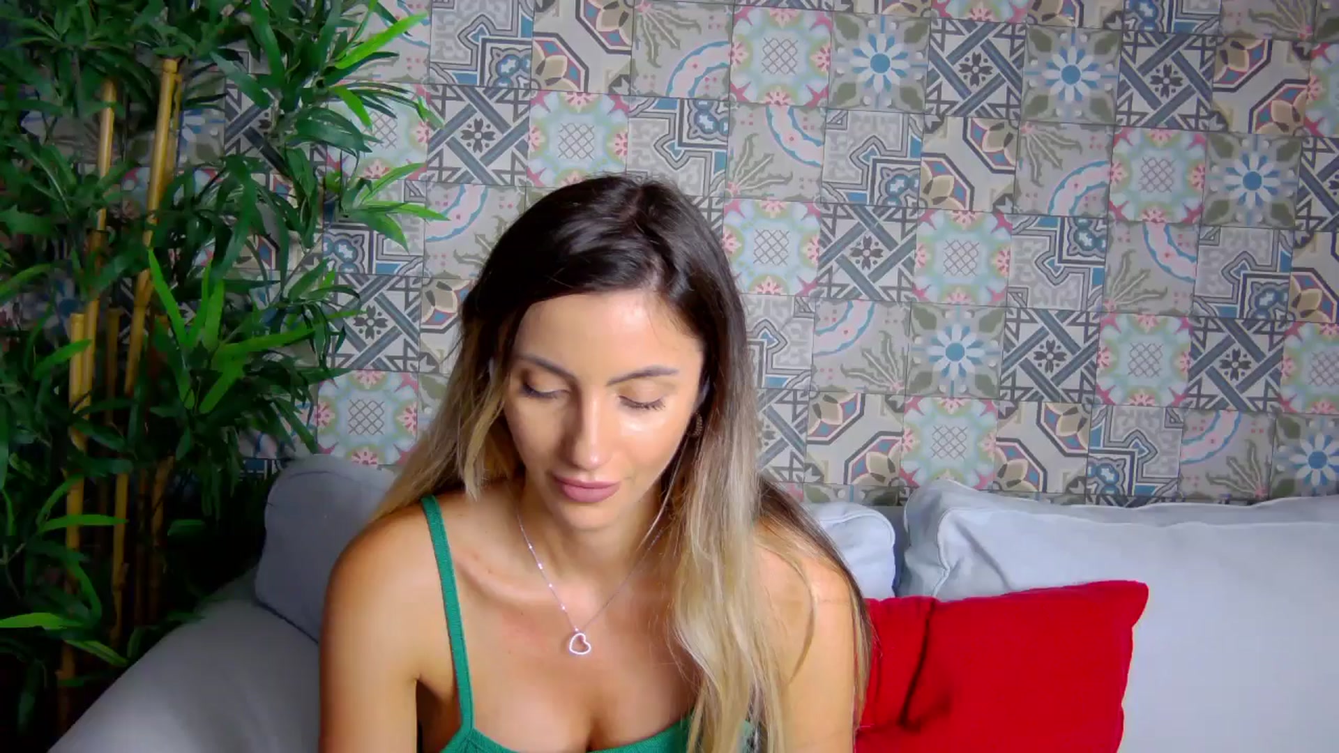 Gallery image thumbnail from Blonde_Ashley's myfreecams stream on, 11/17/2025, 18:02 image 10 of 20