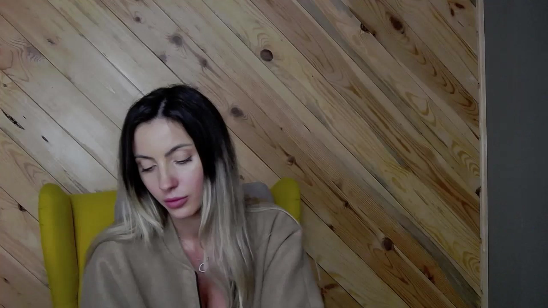 Gallery image thumbnail from Blonde_Ashley's myfreecams stream on, 11/18/2025, 18:58 image 4 of 20