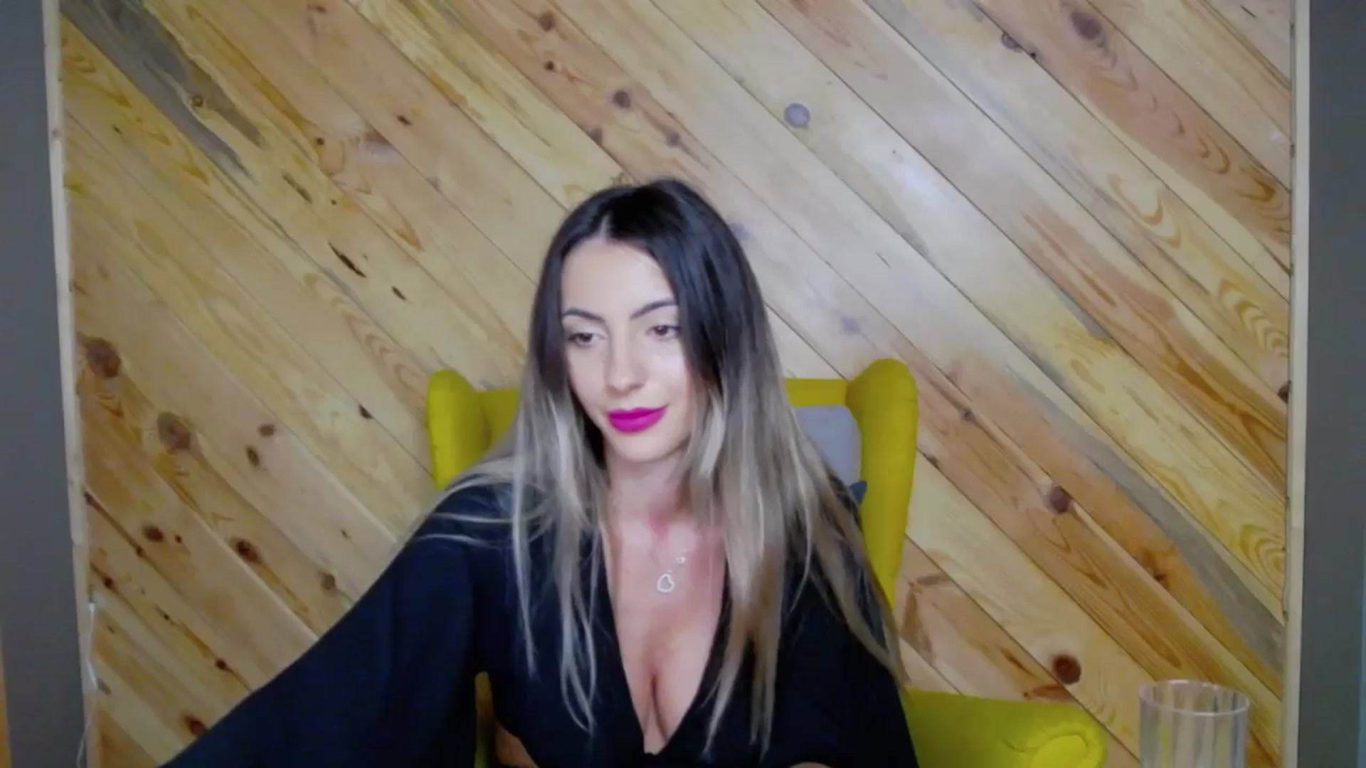 Gallery image thumbnail from Blonde_Ashley's myfreecams stream on, 12/05/2025, 21:21 image 7 of 20