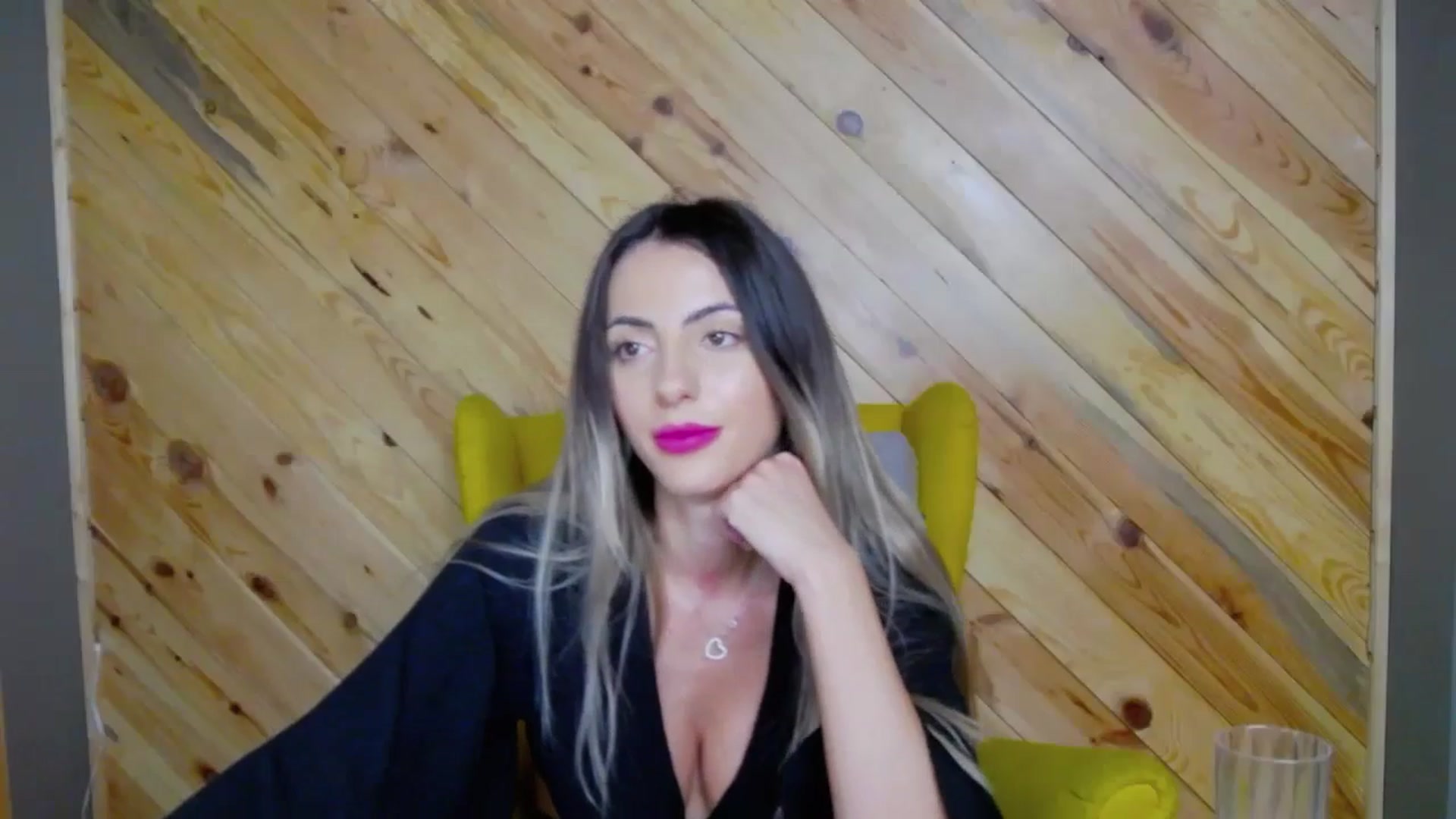 Gallery image thumbnail from Blonde_Ashley's myfreecams stream on, 12/05/2025, 21:21 image 5 of 20