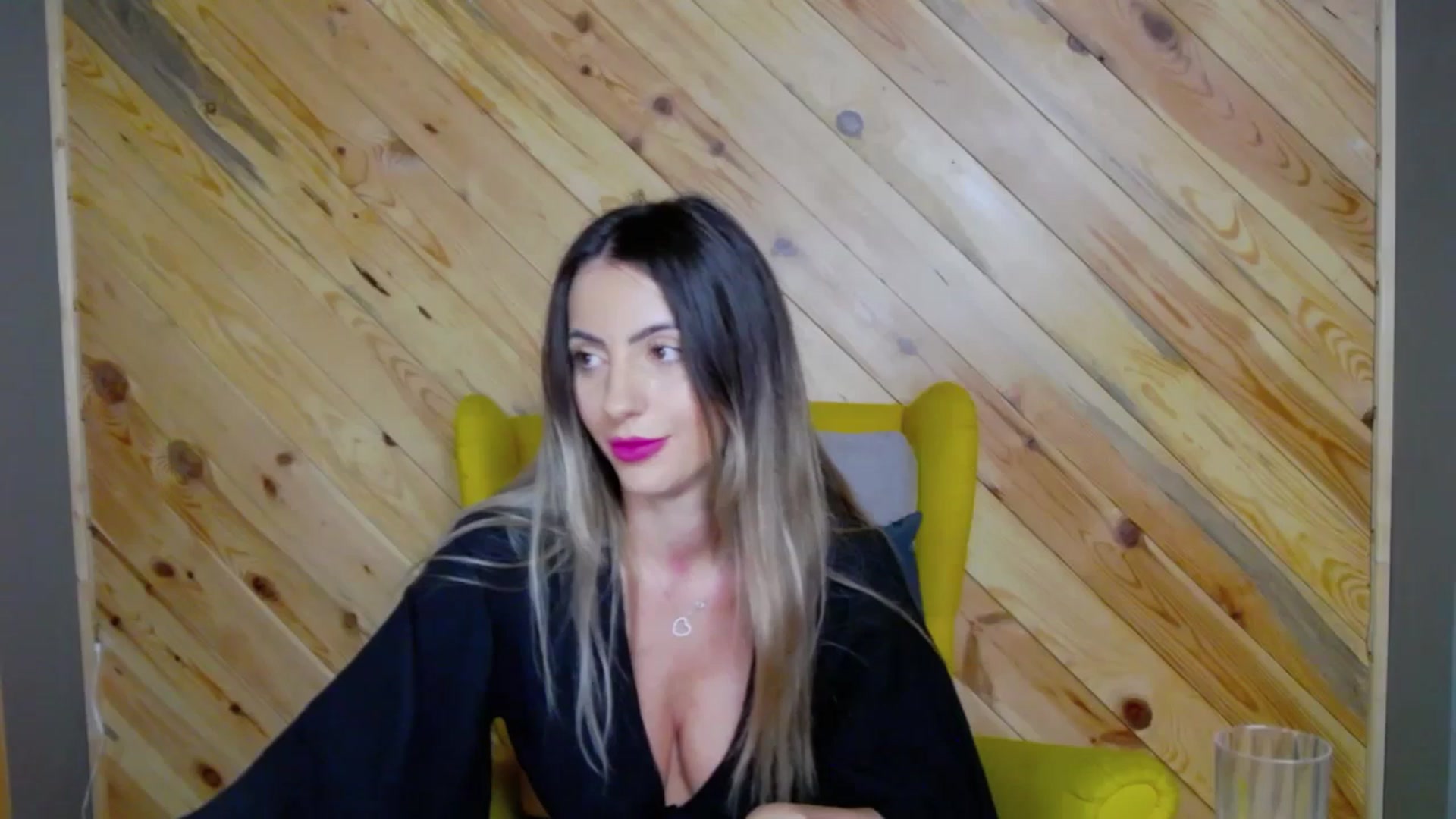 Gallery image thumbnail from Blonde_Ashley's myfreecams stream on, 12/05/2025, 21:21 image 11 of 20